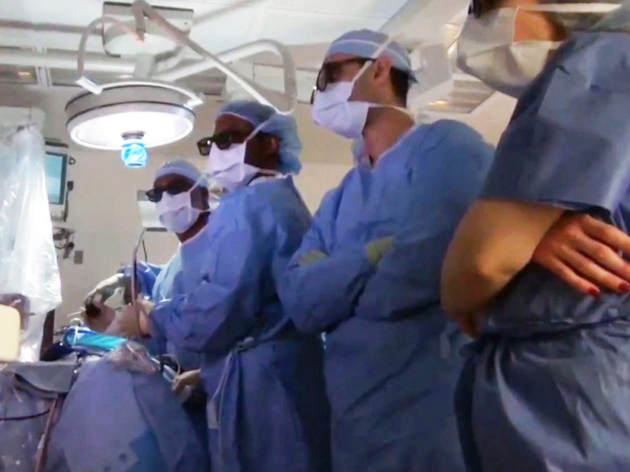 Surgeons use 3D technology in brain surgery CBS News