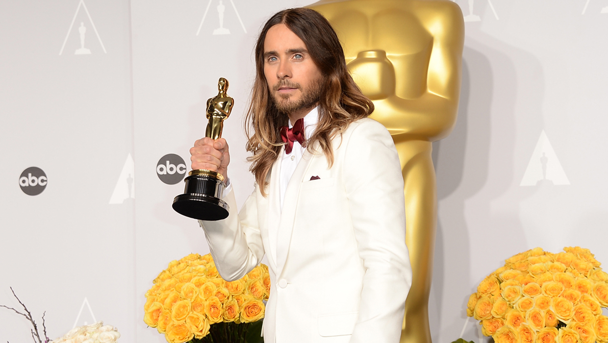 Jared Leto Says His Dallas Buyers Club Oscar Is A Filthy Mess Cbs News