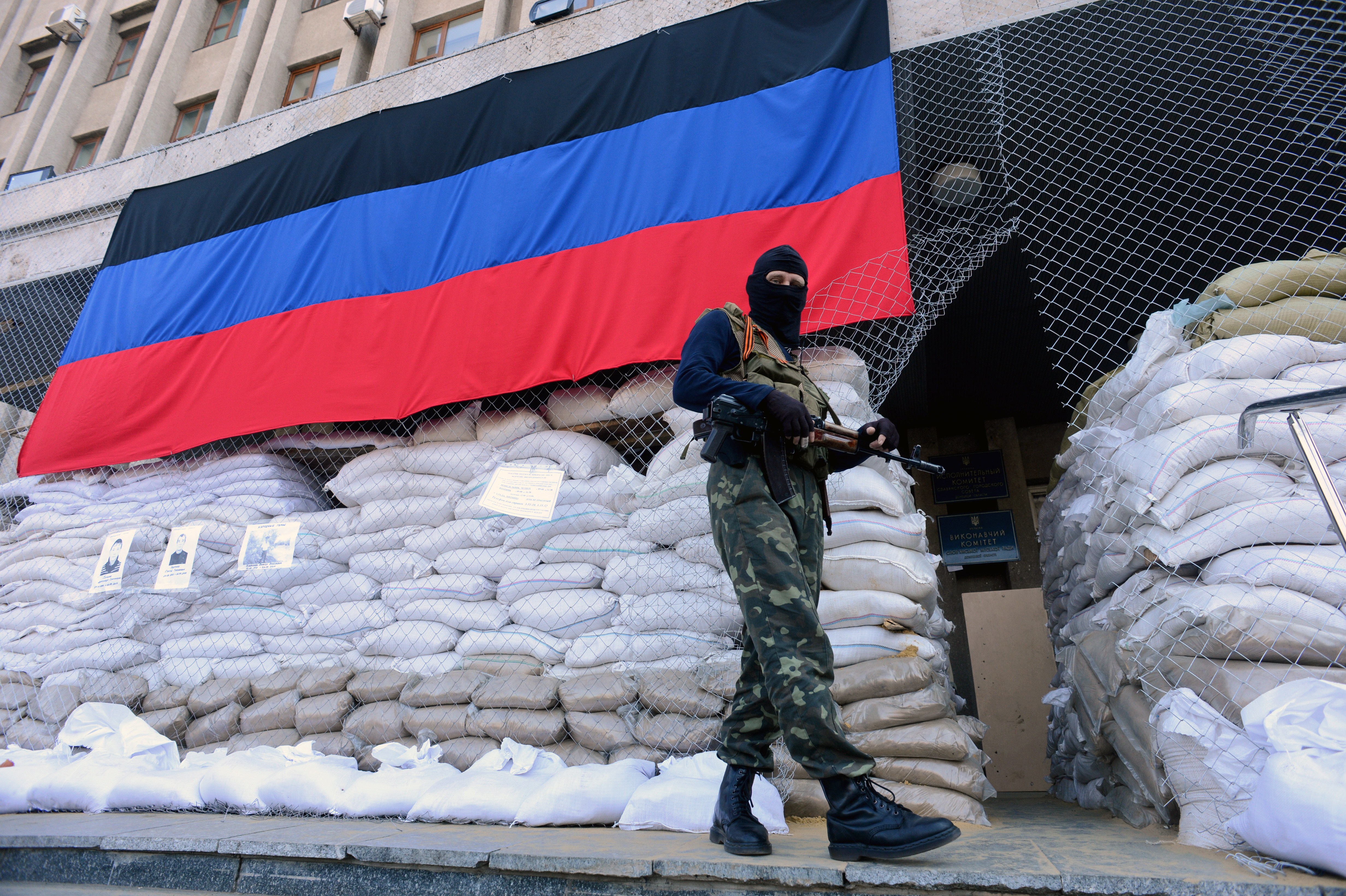 Russia's foreign minister vows response if citizens attacked in Ukraine ...