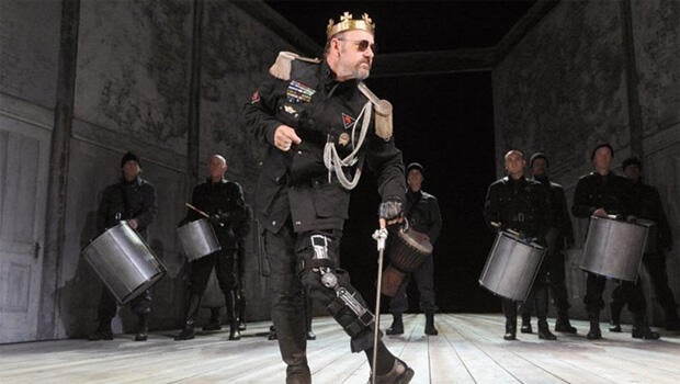 kevin-spacey-now-in-the-wings-of-a-world-stage-620.jpg