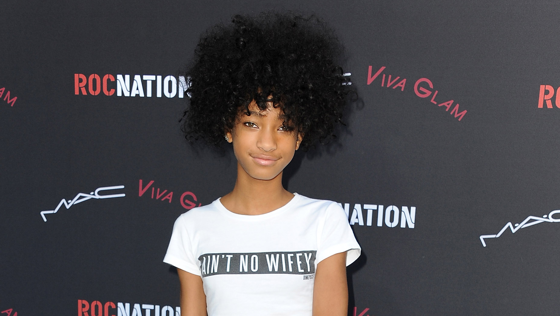 Willow Smith in bed with Moises Arias, fans outraged - CBS News