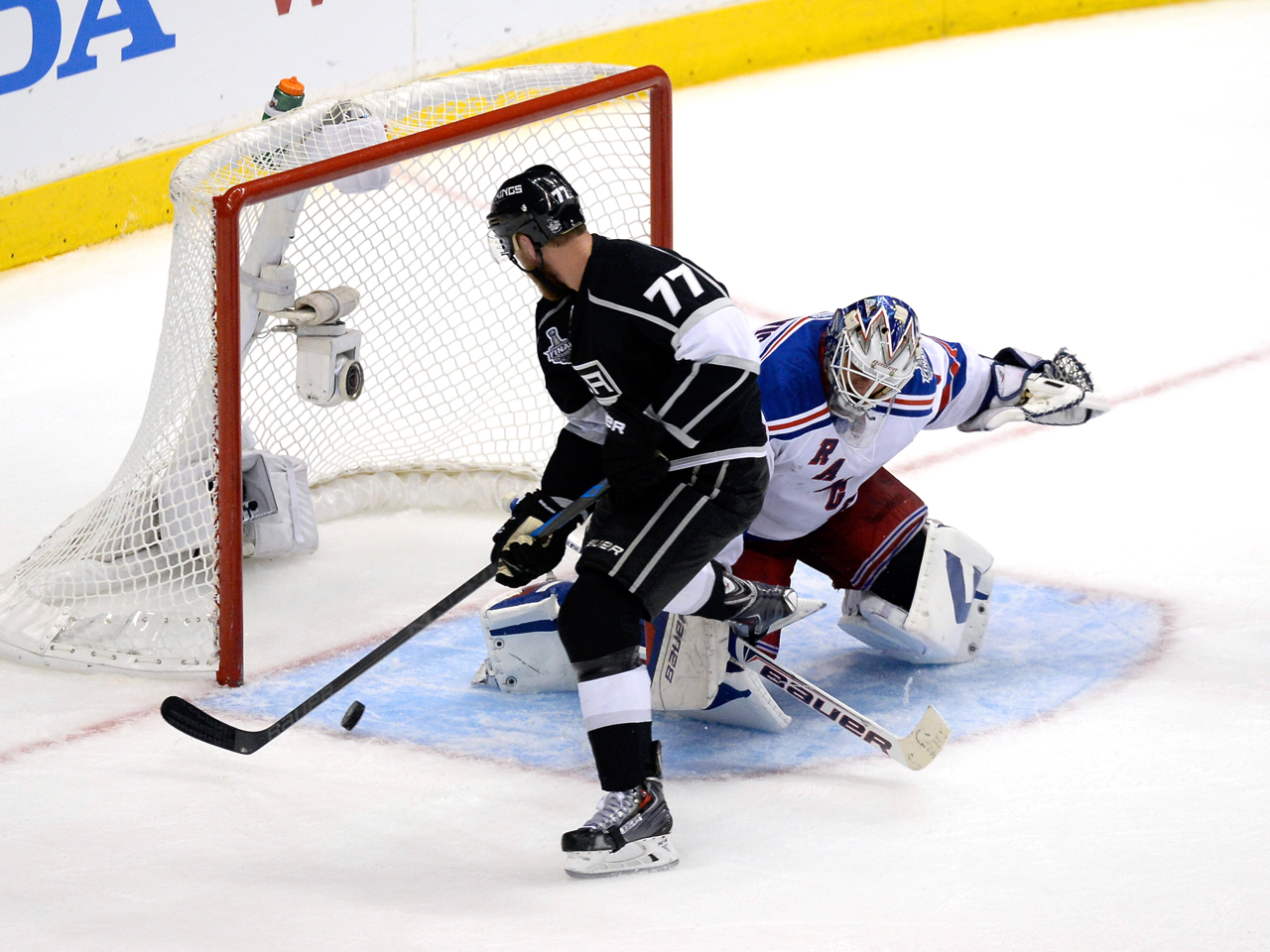 L.A. Kings win 2014 Stanley Cup - CBS News
