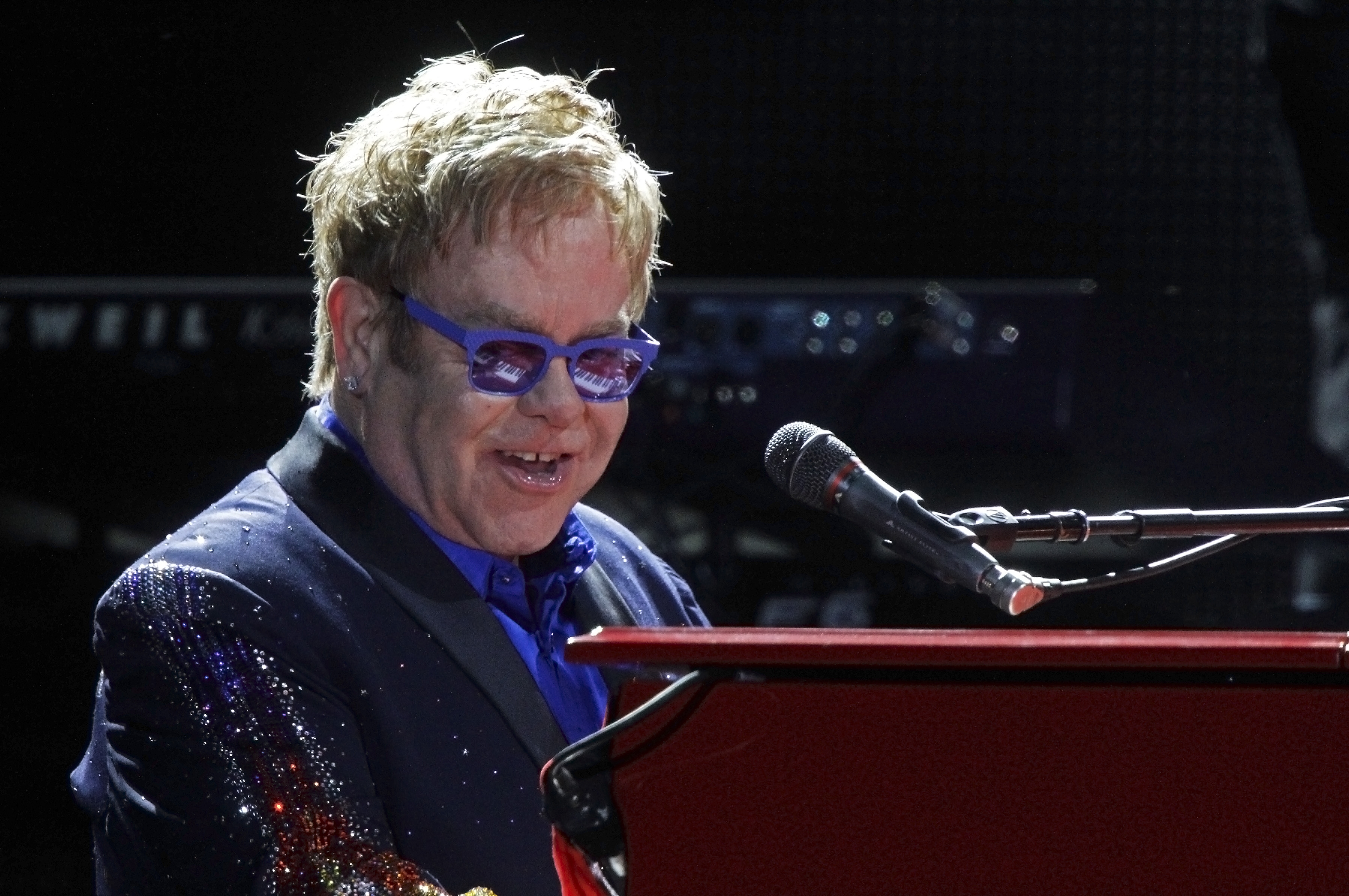 Elton John: Jesus Christ would support same-sex marriage - CBS News