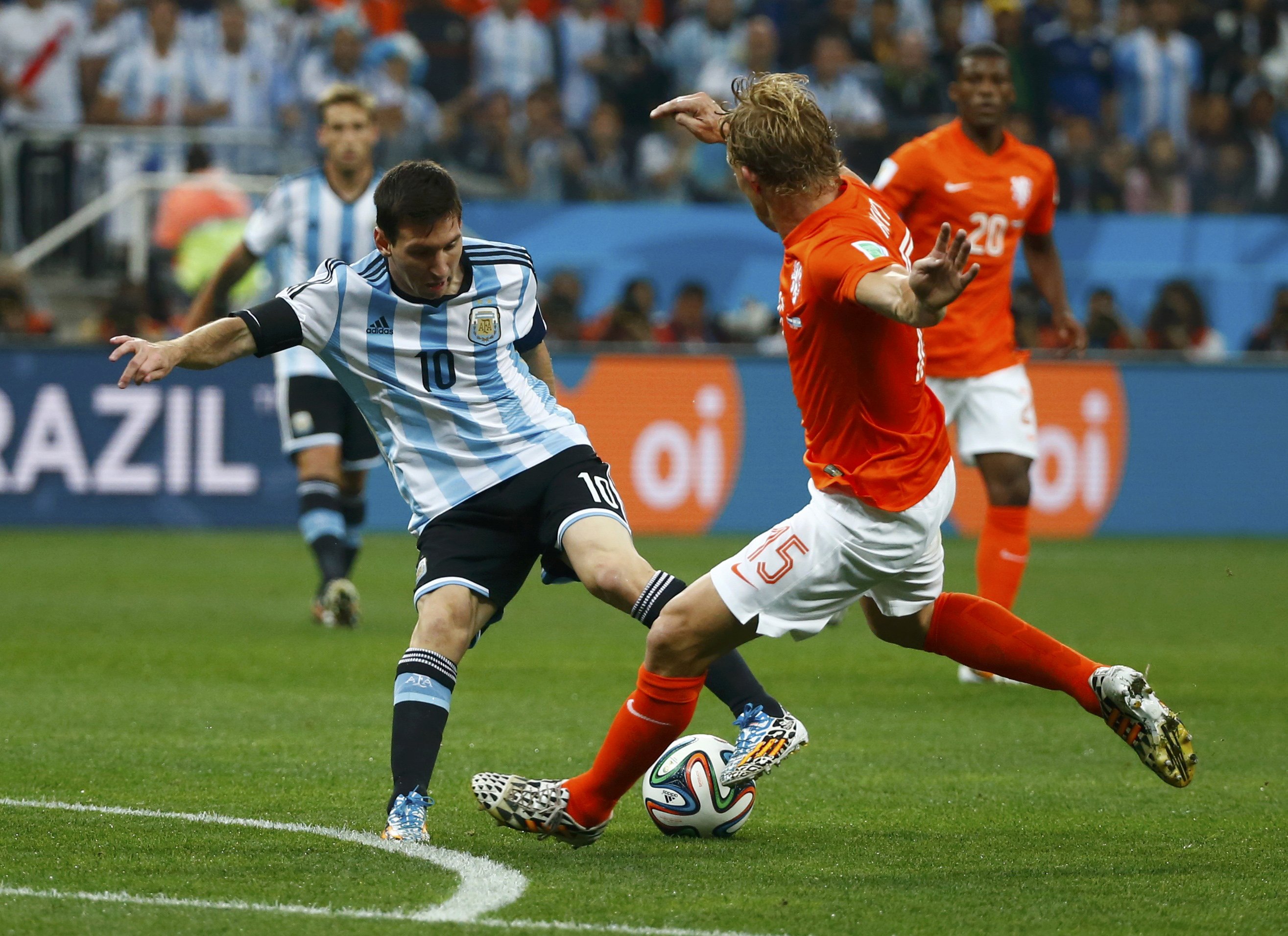 World Cup 2014: Argentina and Netherlands clash for spot in final - CBS