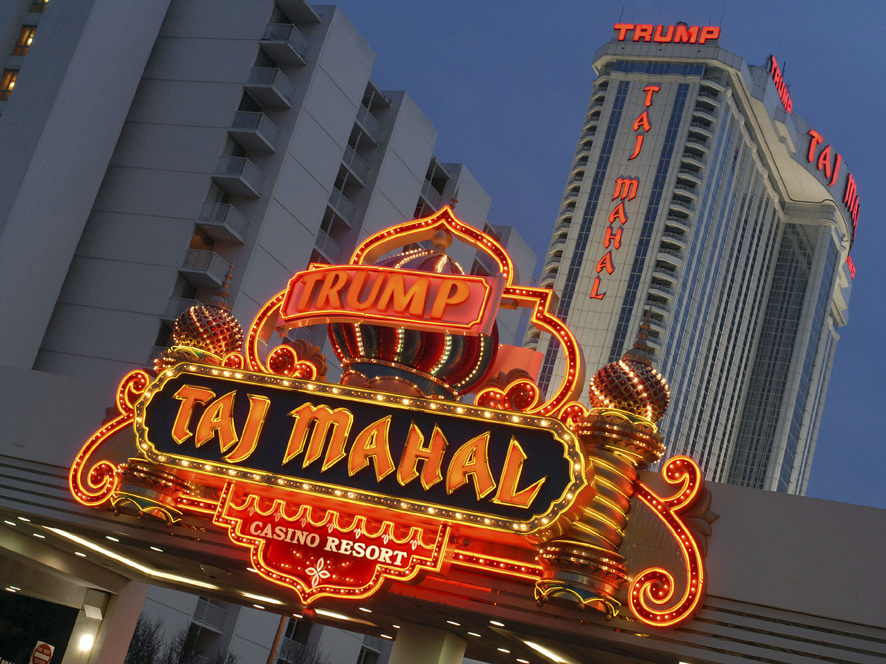 trump builds casino over house