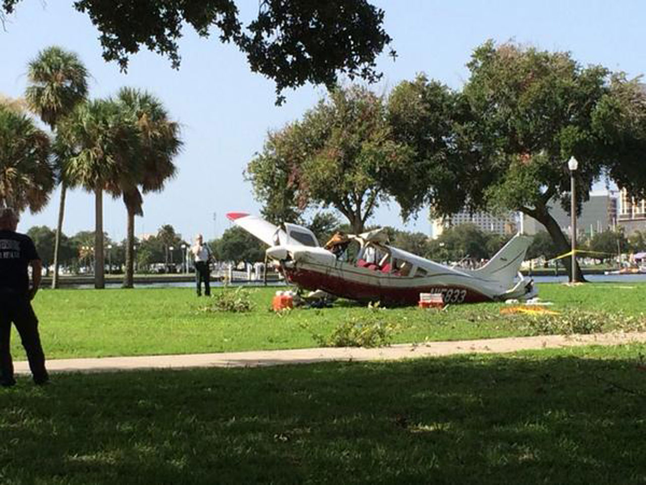 Small plane crashes in St. Petersburg, Florida, park CBS News