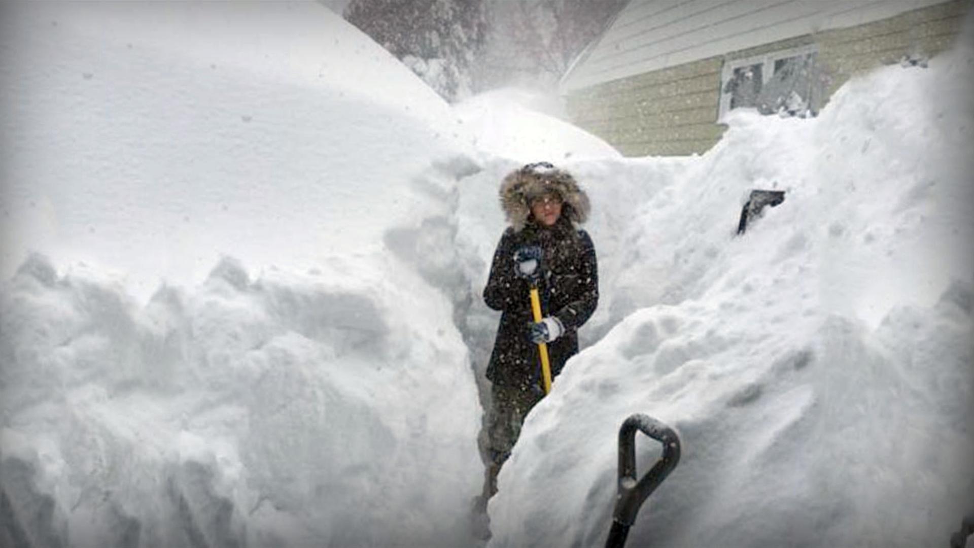 Deadly storm dumps nearly 6 feet of snow on upstate NY, with more