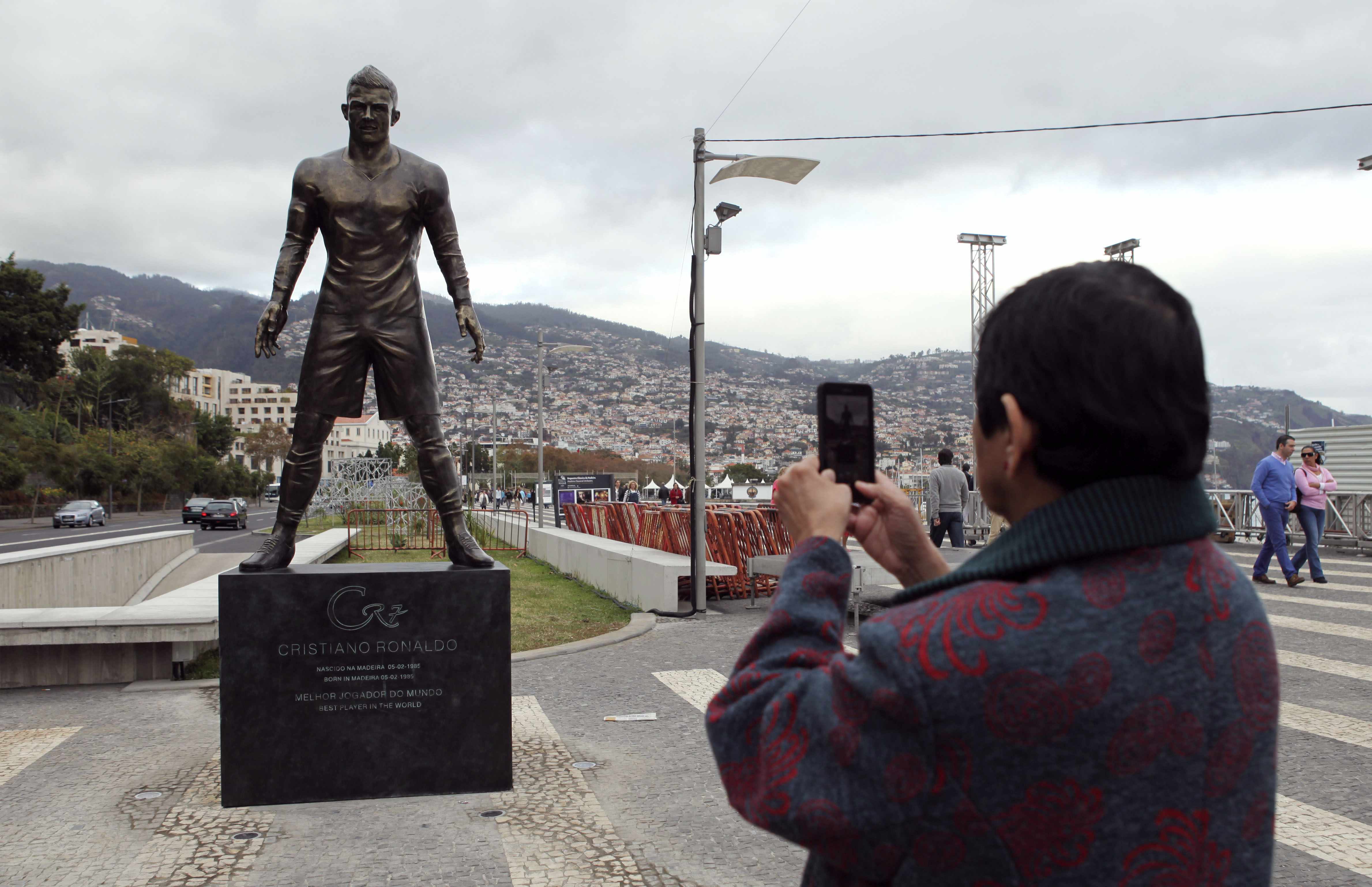 Cristiano Ronaldo Unveils Statue Of Himself In Portugal Cbs News