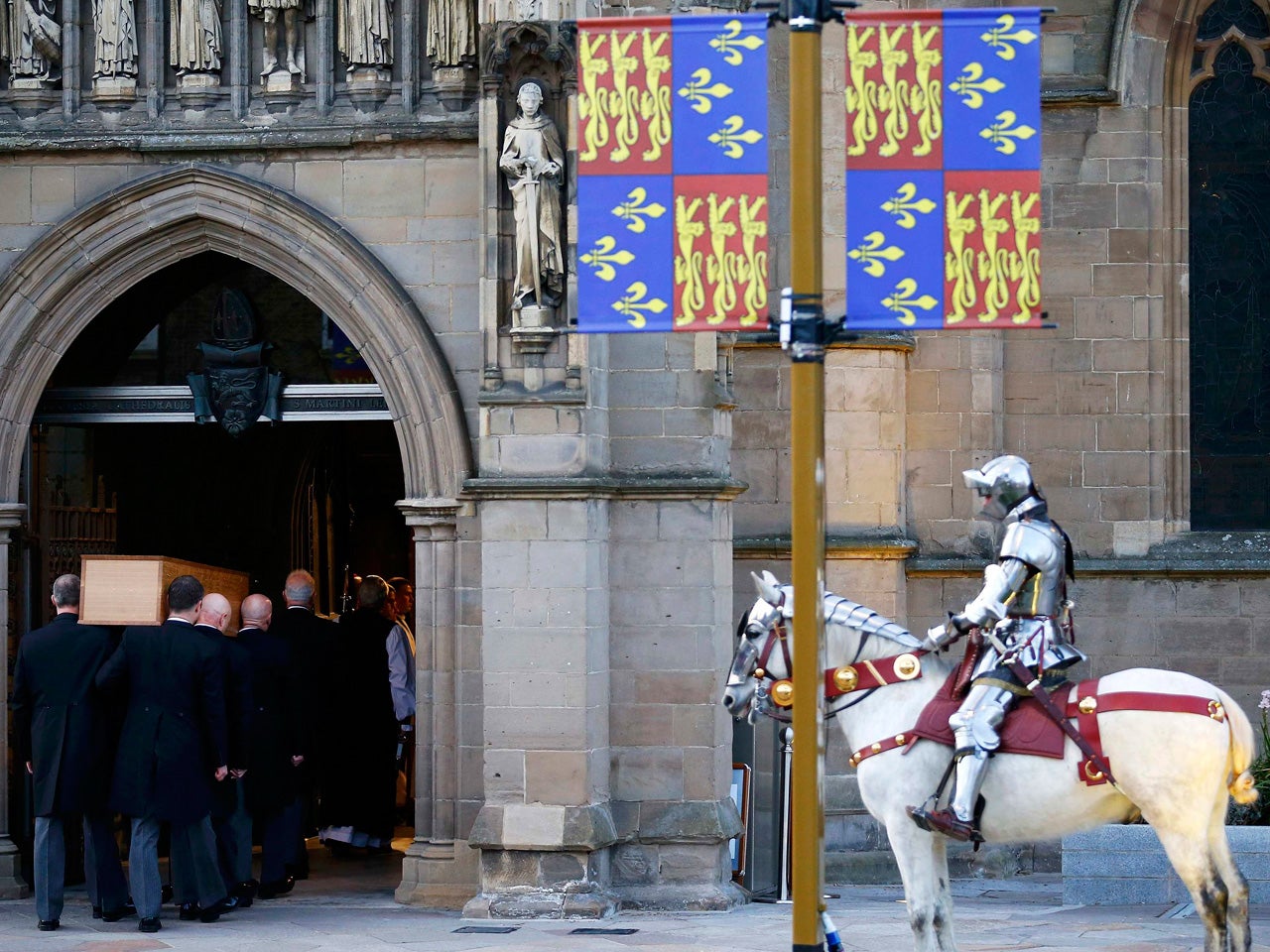 After 500 years, Richard III finally gets a king's burial CBS News