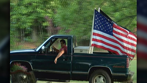 how to put a flag on a truck