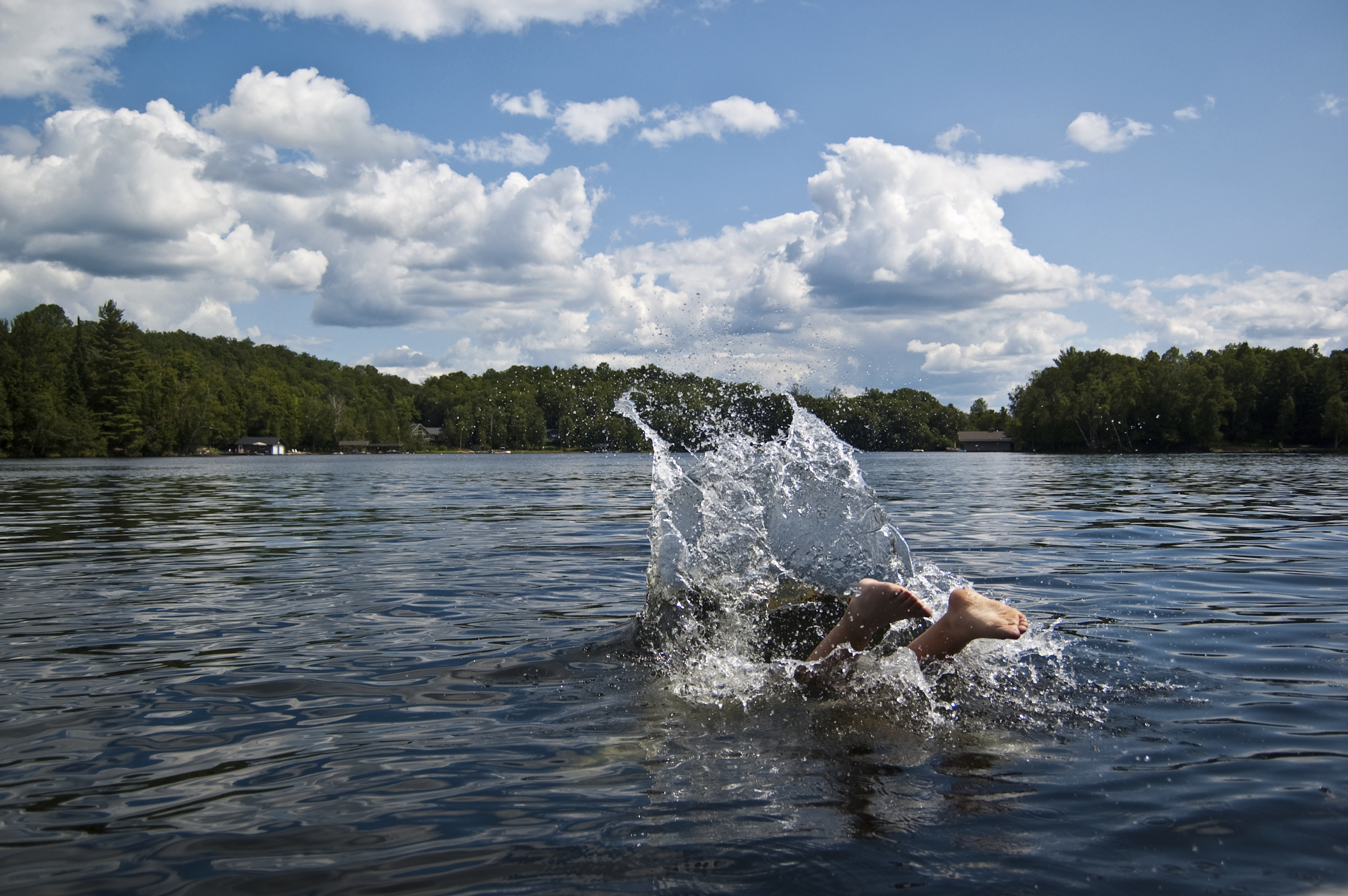 Summer swimming hazard: Norovirus lurked in lake - CBS News