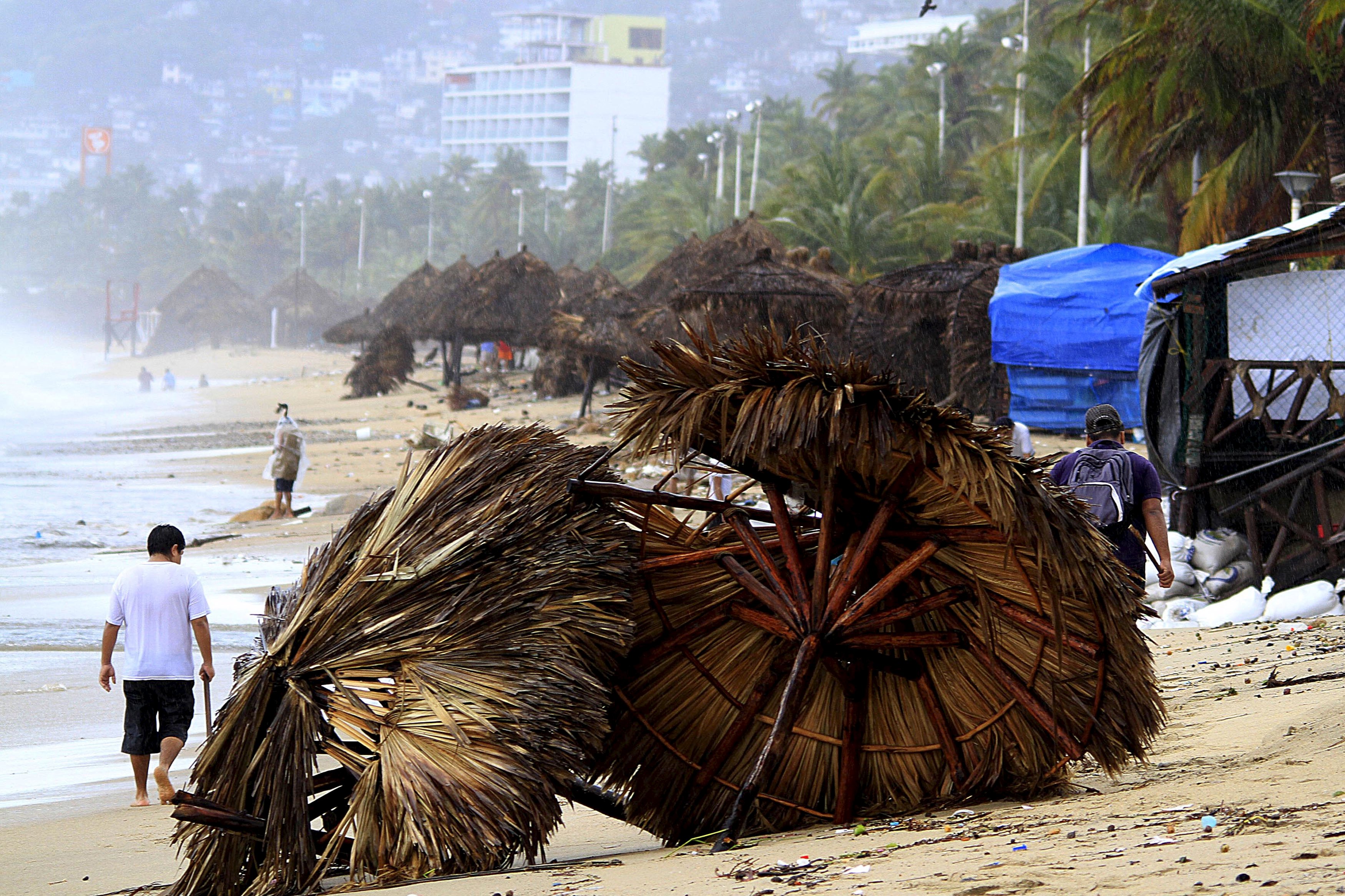 Tropical storm makes way up Mexico's coast CBS News