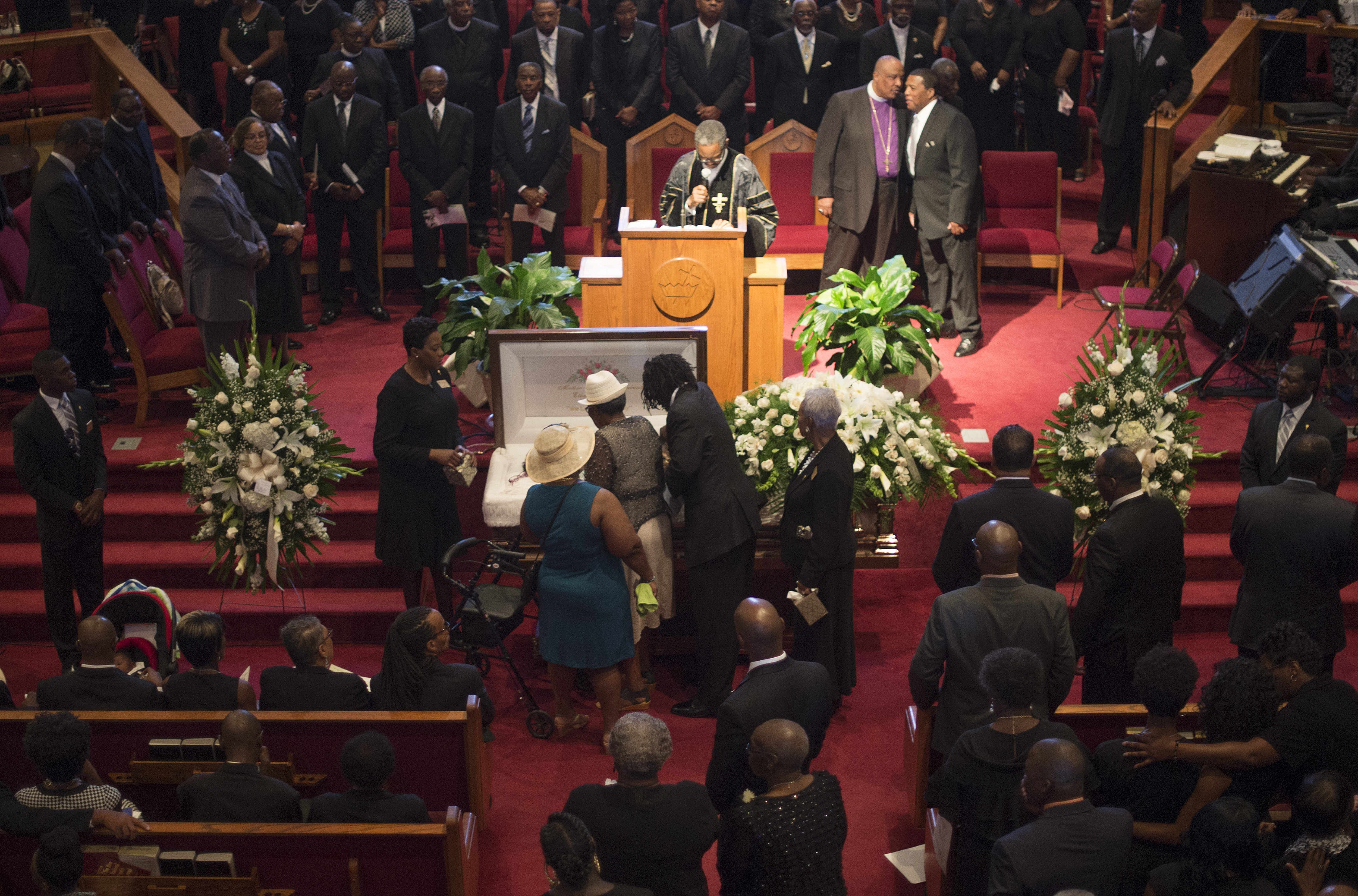 Funeral For Ethel Lance Charleston Shooting Victim Draws Hundreds Of   Funeralgettyimages 478479194 