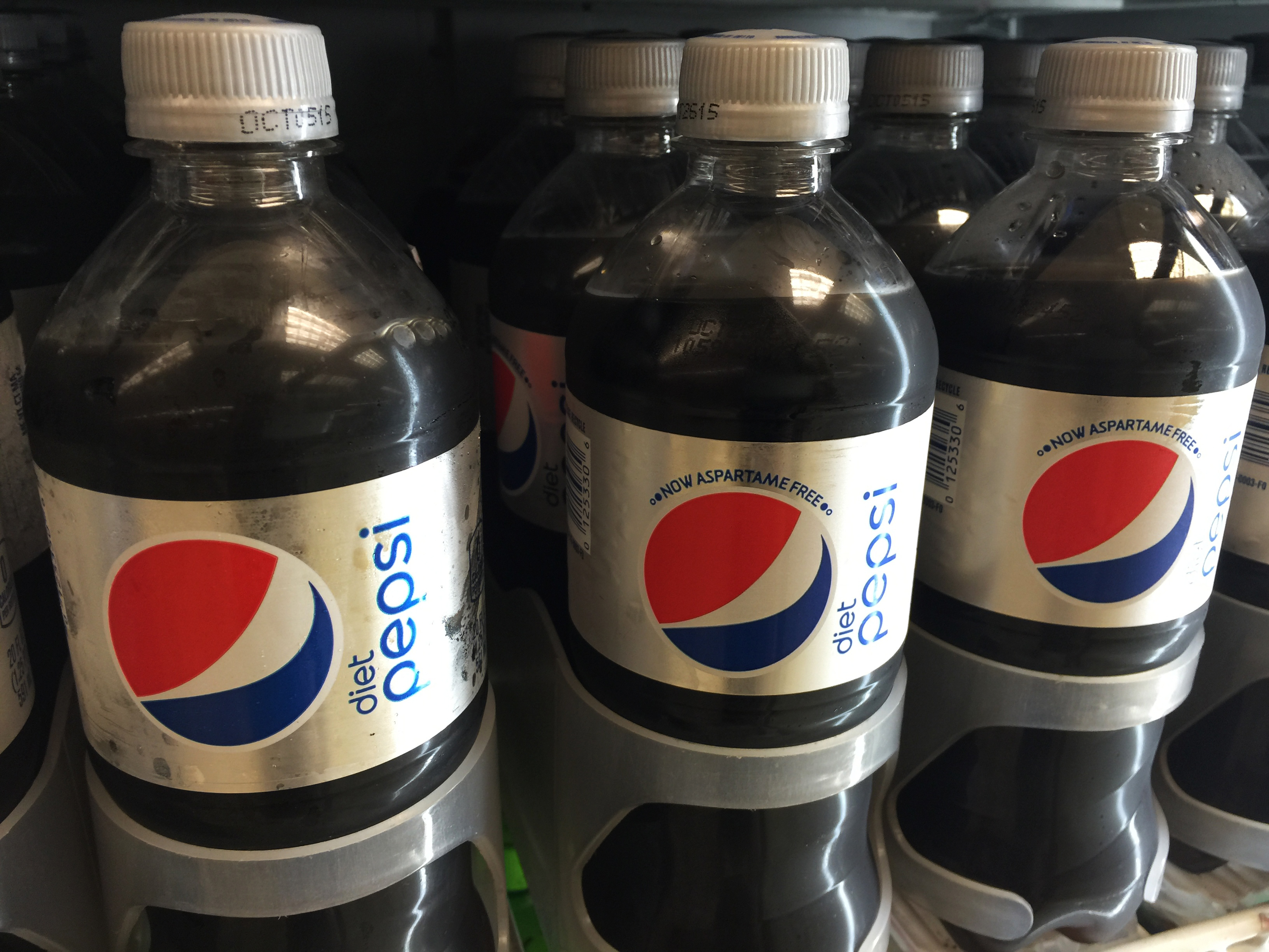Diet Pepsi drops aspartame sweetener, debuts new formula ...