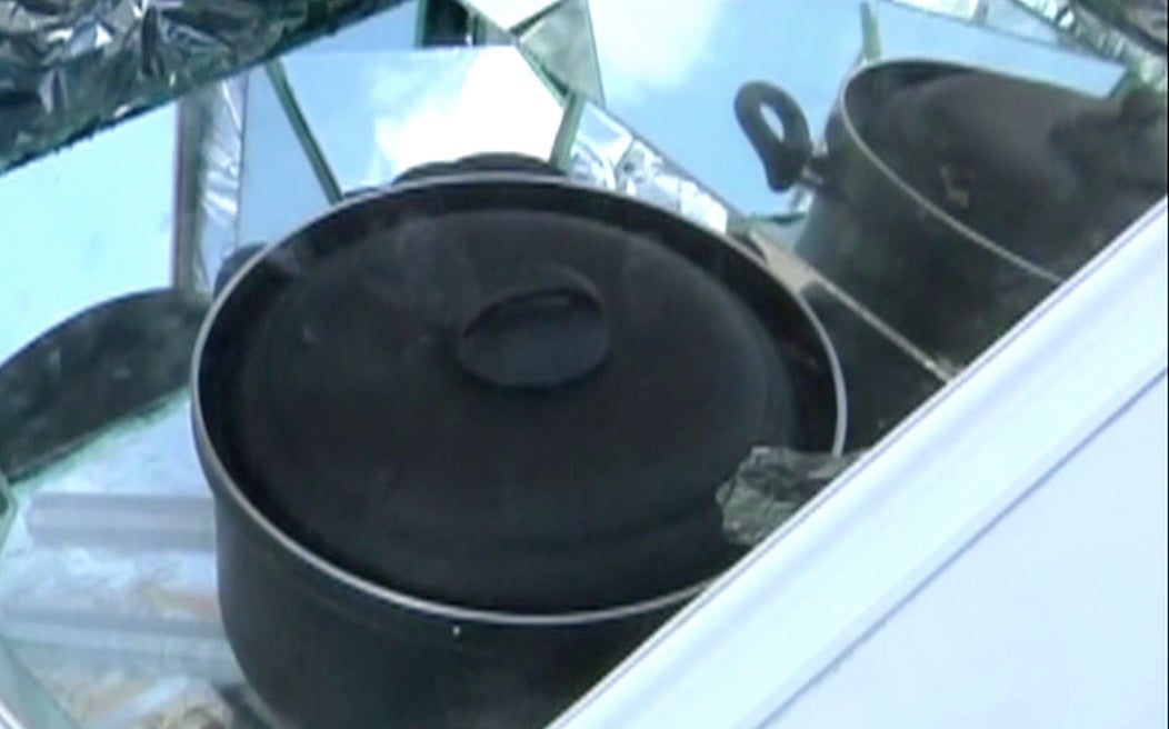 Apoyan a familias pobres con estufas solares en Zacatecas - CBS News