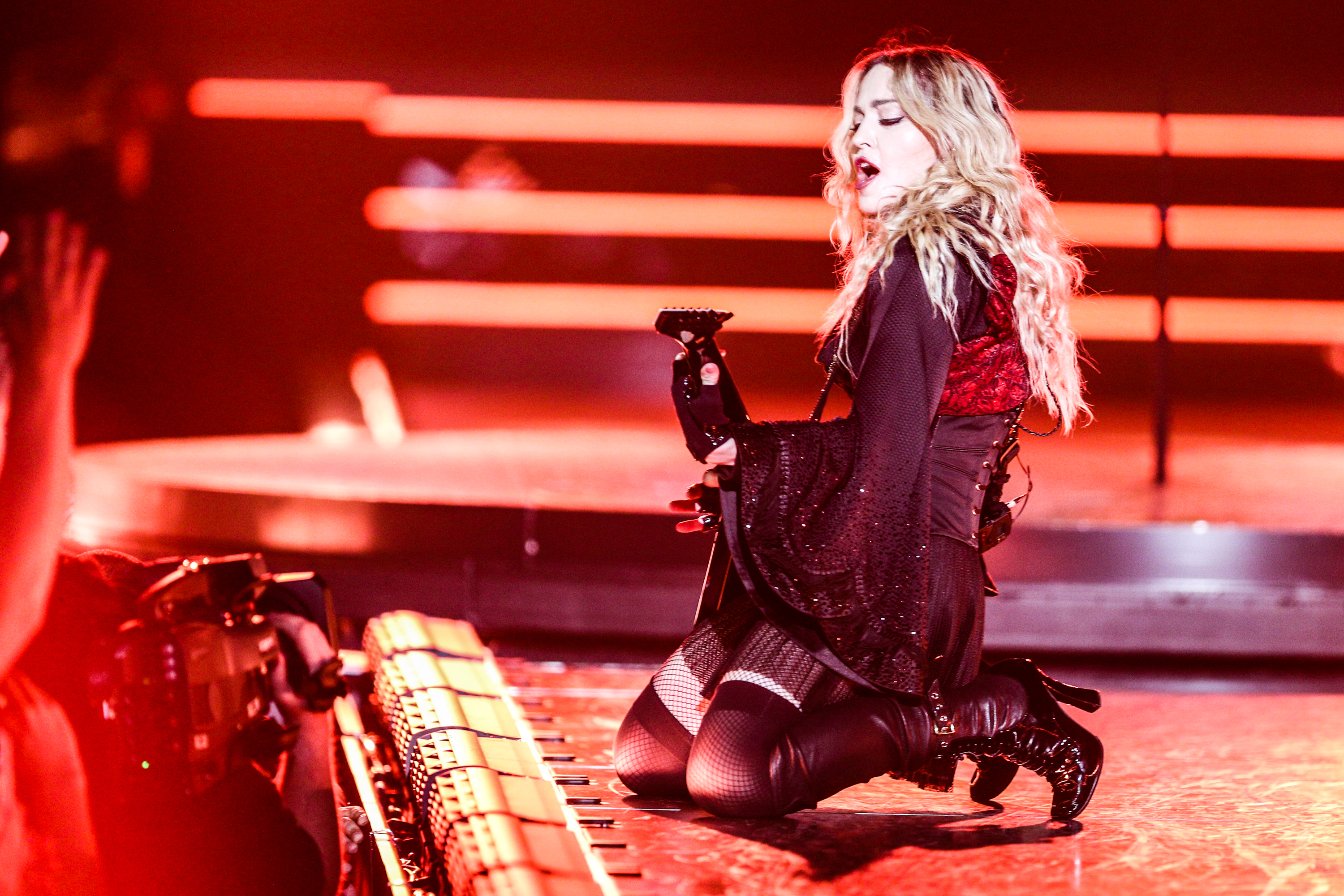 Madonna kicks off 