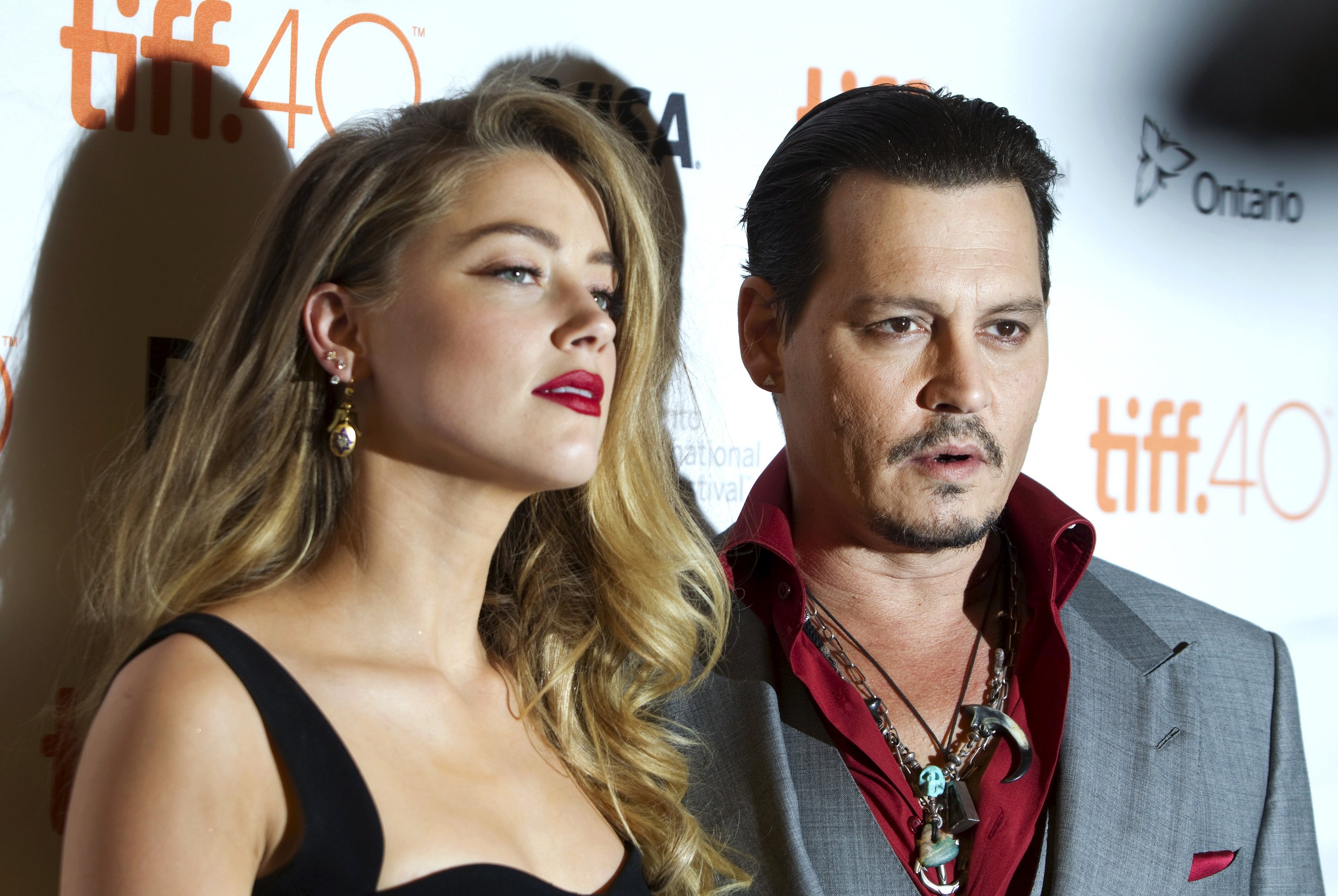 Johnny Depps Wife Amber Depp Aka Amber Heard Files For Divorce