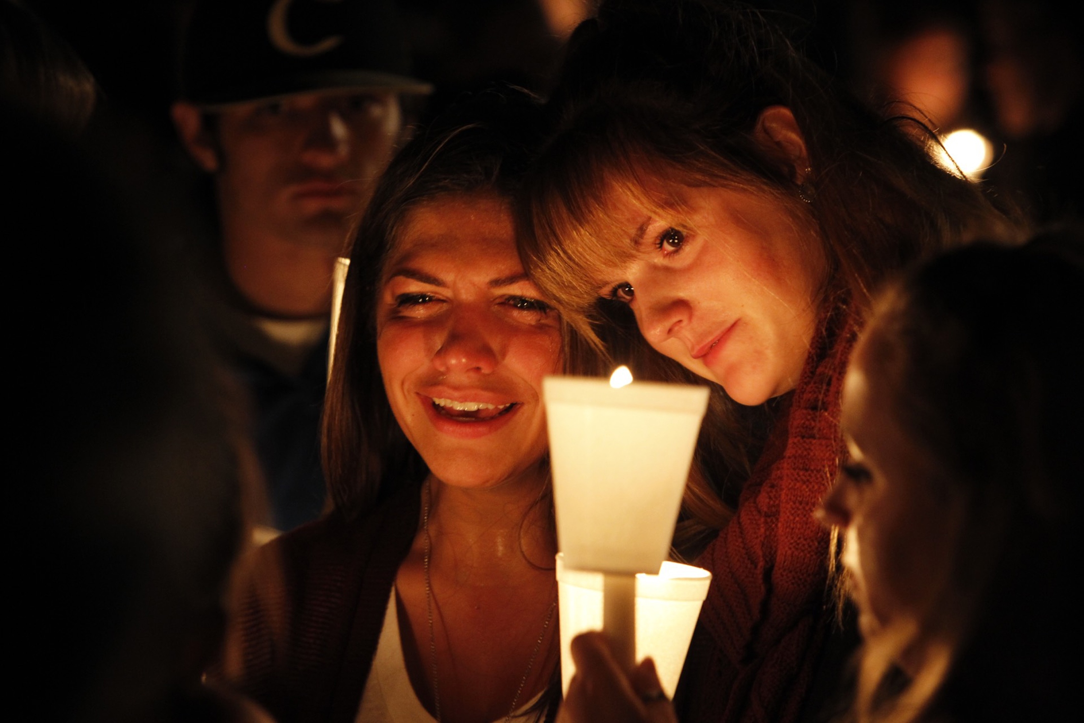 Oregon shooting - Umpqua Community College shooting - Pictures - CBS News