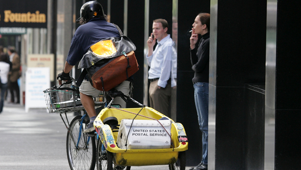 San Francisco bike messenger hailed as hero for helping