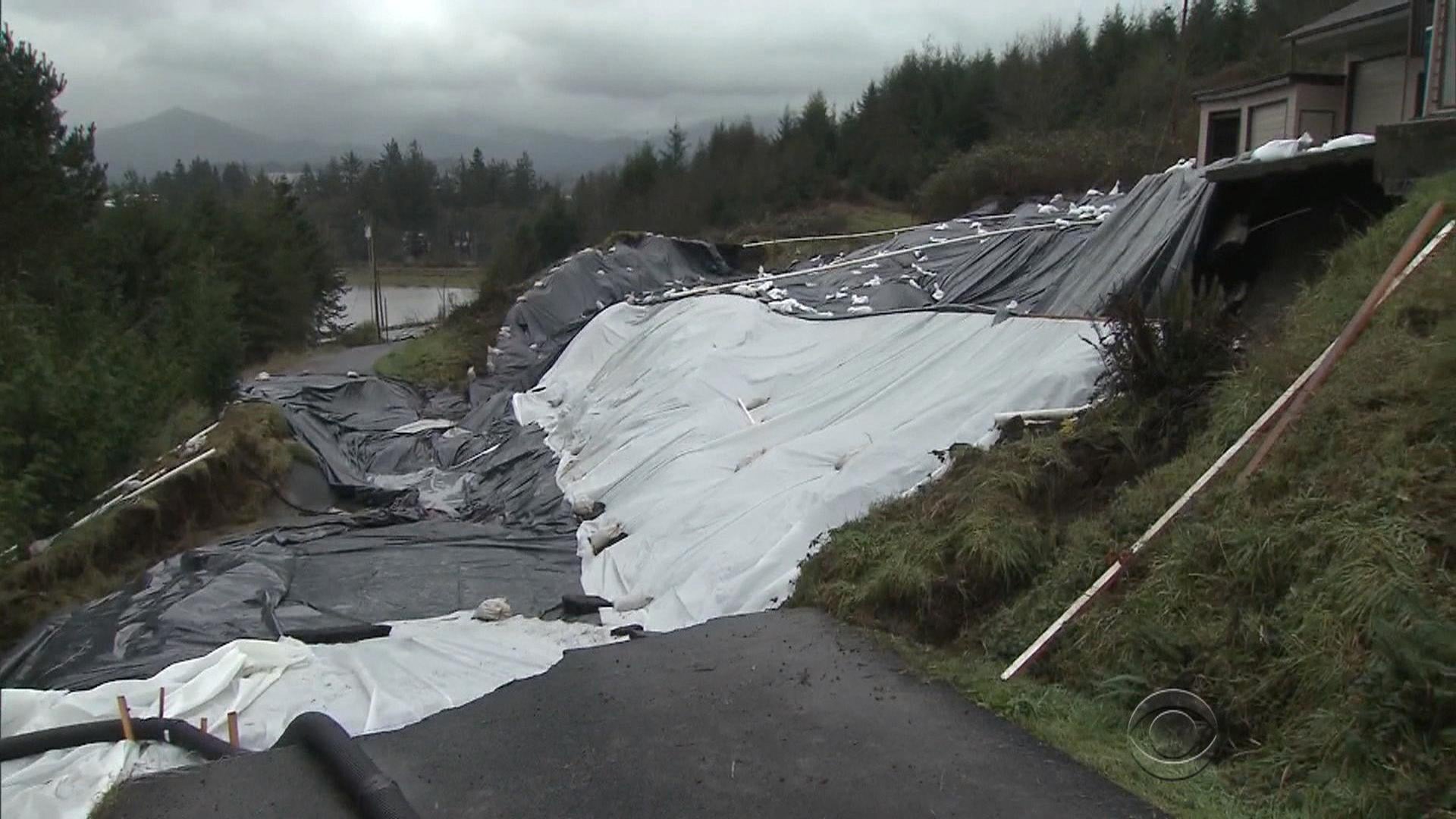 Landslide leaves Oregon residents on brink of disaster CBS News