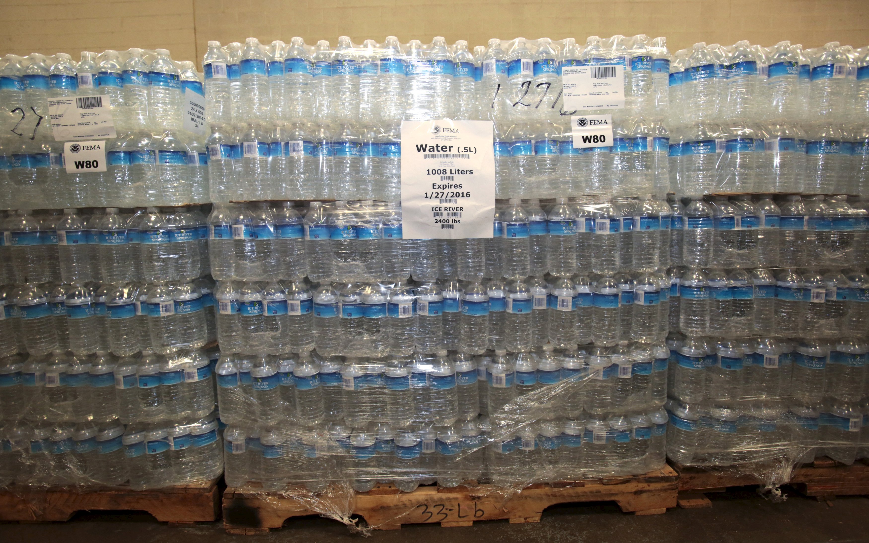 National Guard called up to help in Flint, Michigan water crisis CBS News