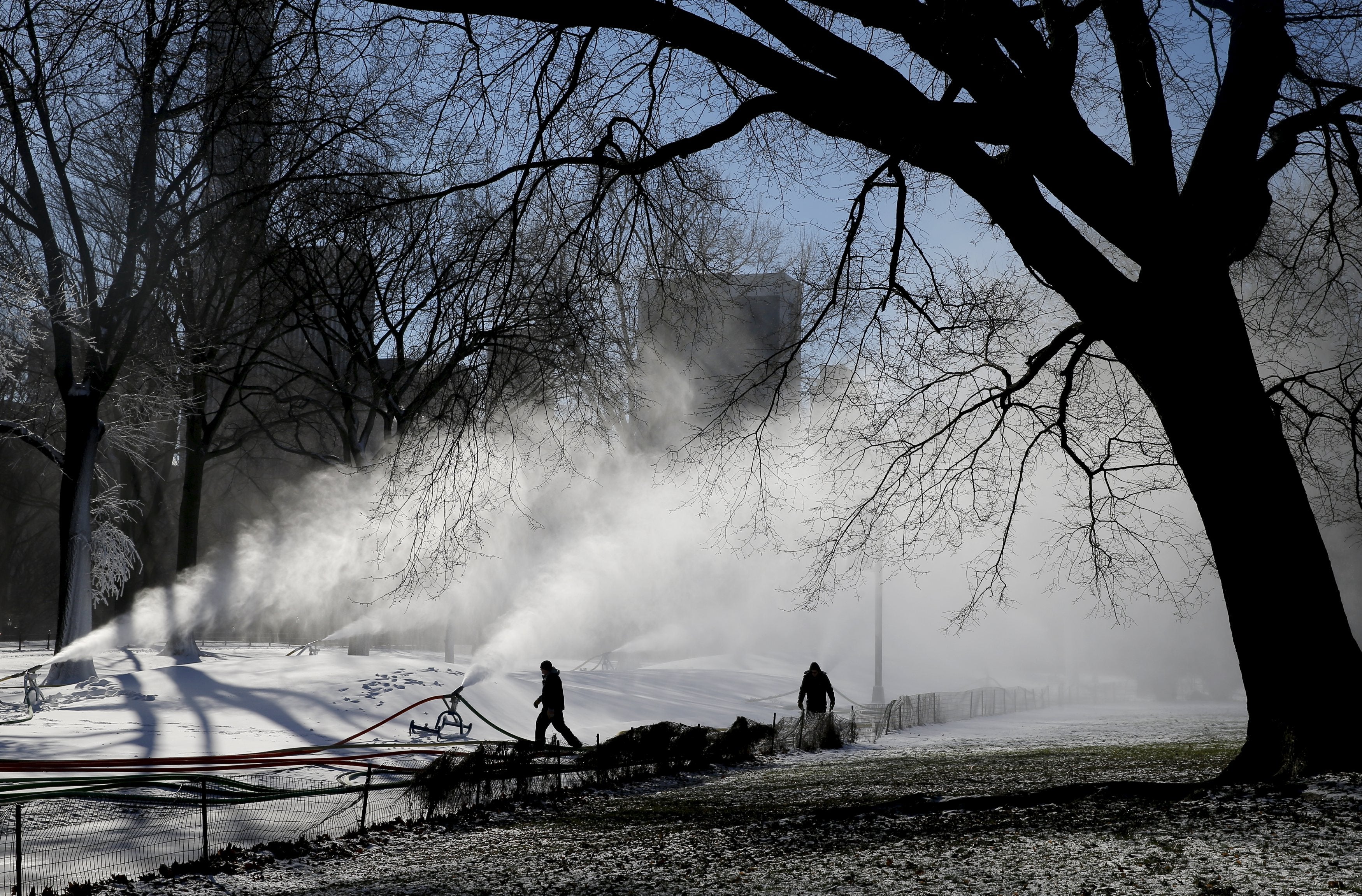 Holiday Travel Disaster: Nepa Suffers Major Snowstorm - b19hc8w