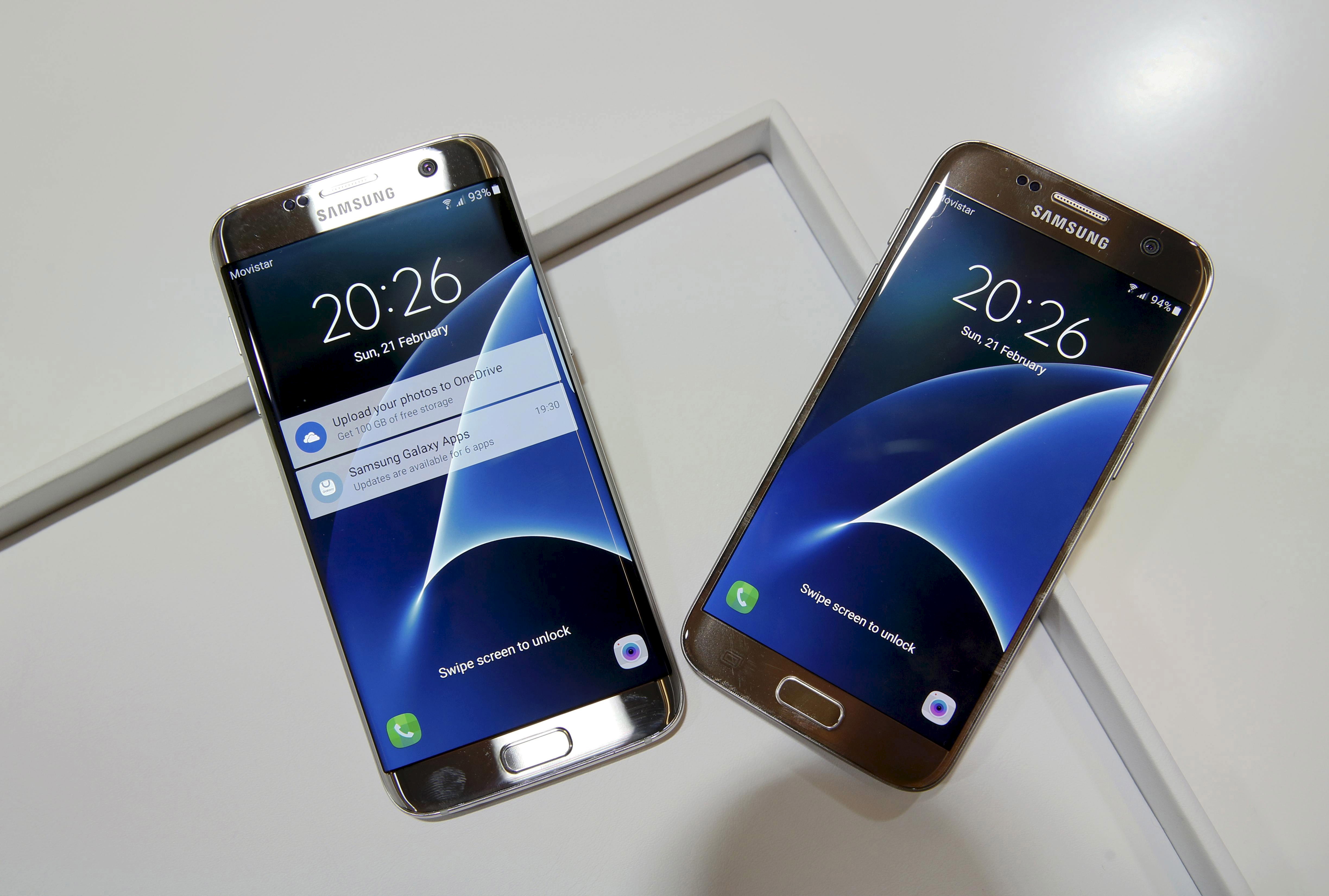 Samsung unveiled at Mobile World Congress - CBS News
