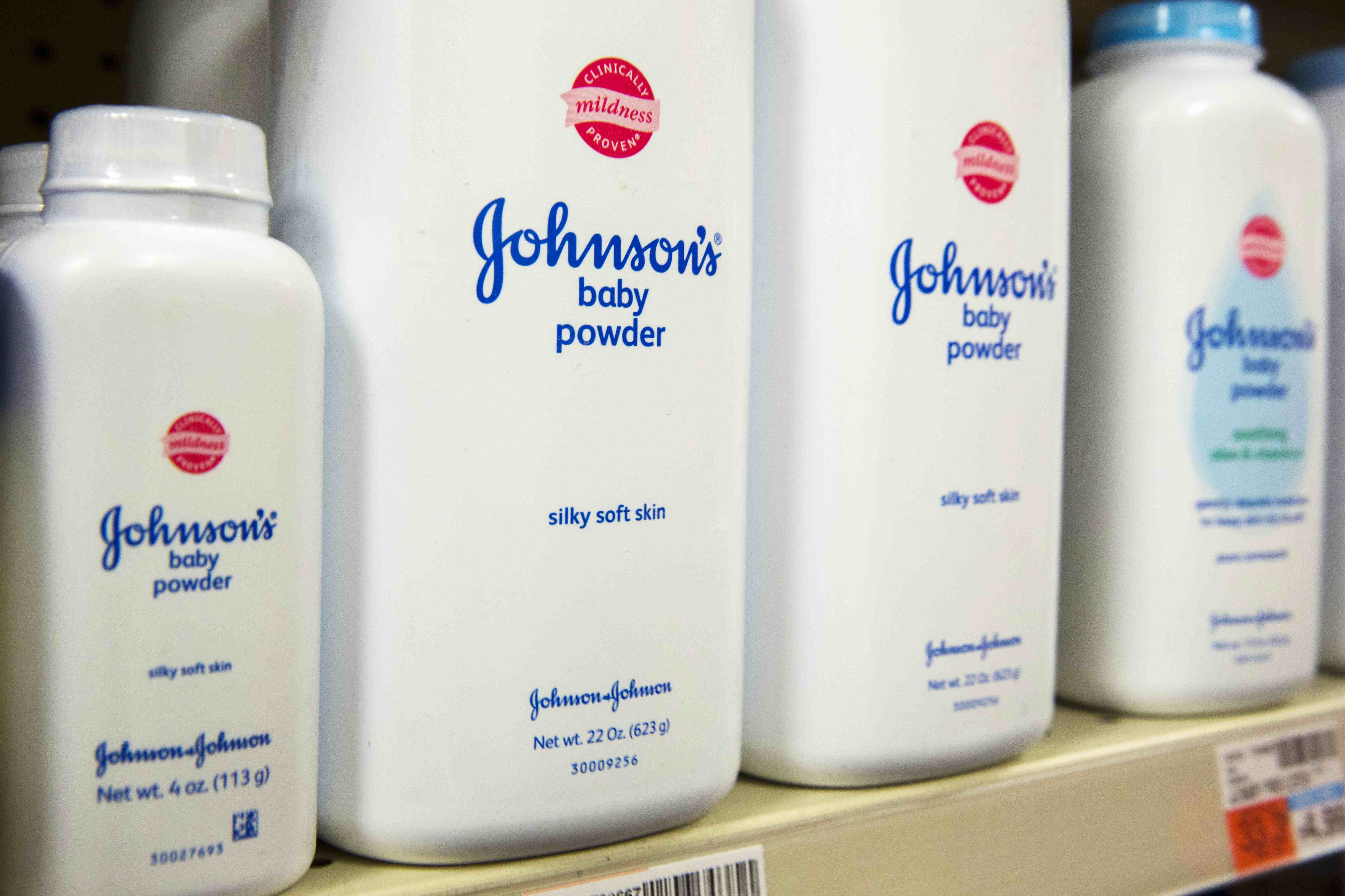 New Trial Over Talc Cancer Link What You Need To Know CBS News   2016 02 24t154359z662636029tm3ec2o0ten01rtrmadp3johnson Johnson Talc 