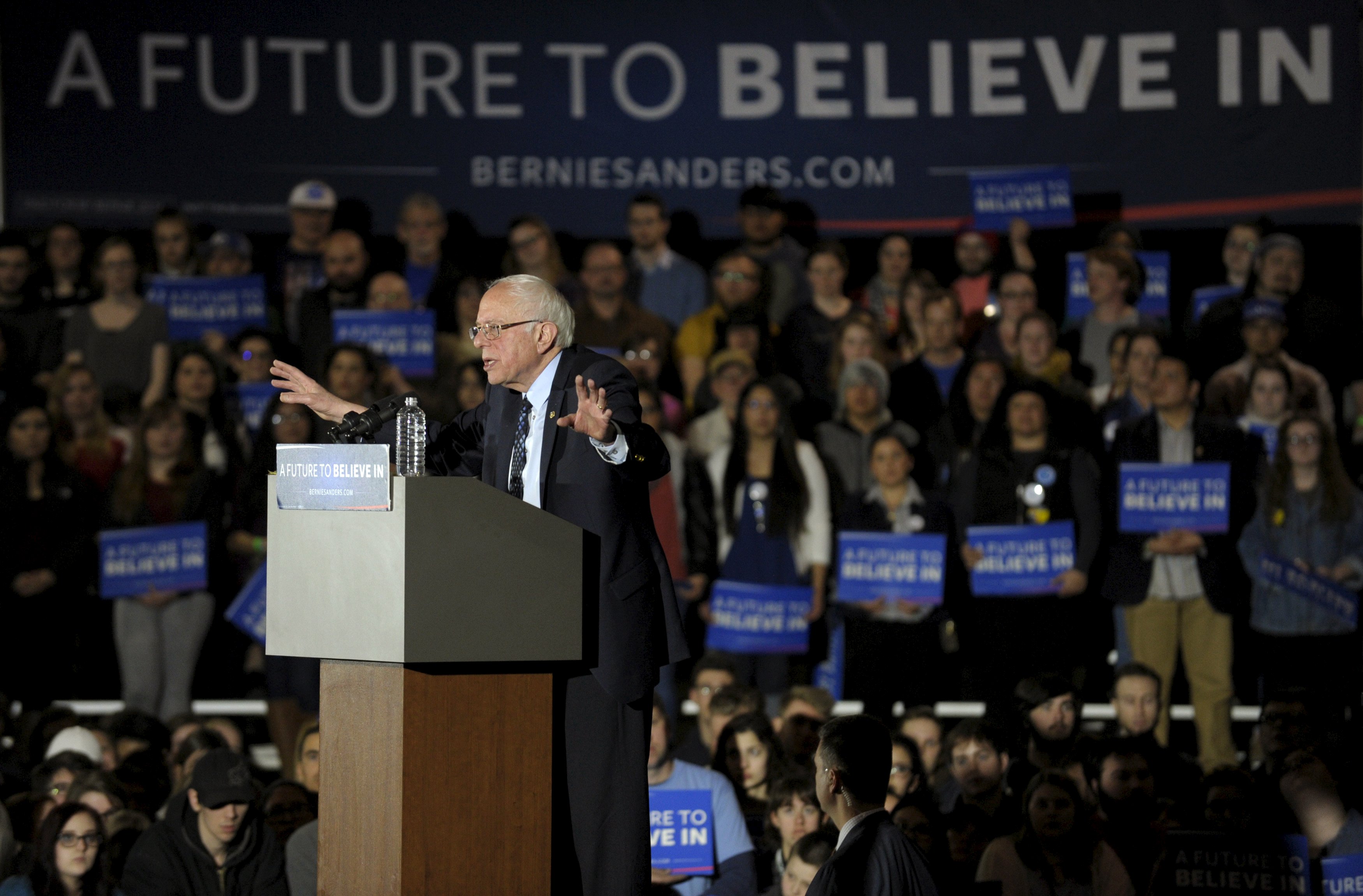 Bernie Sanders Wins Kansas Democratic Caucus Cbs News 