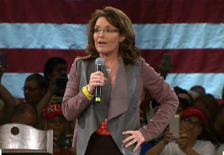 Sarah Palin slams "punk-a**" protesters who disrupt Donald Trump's events -  CBS News