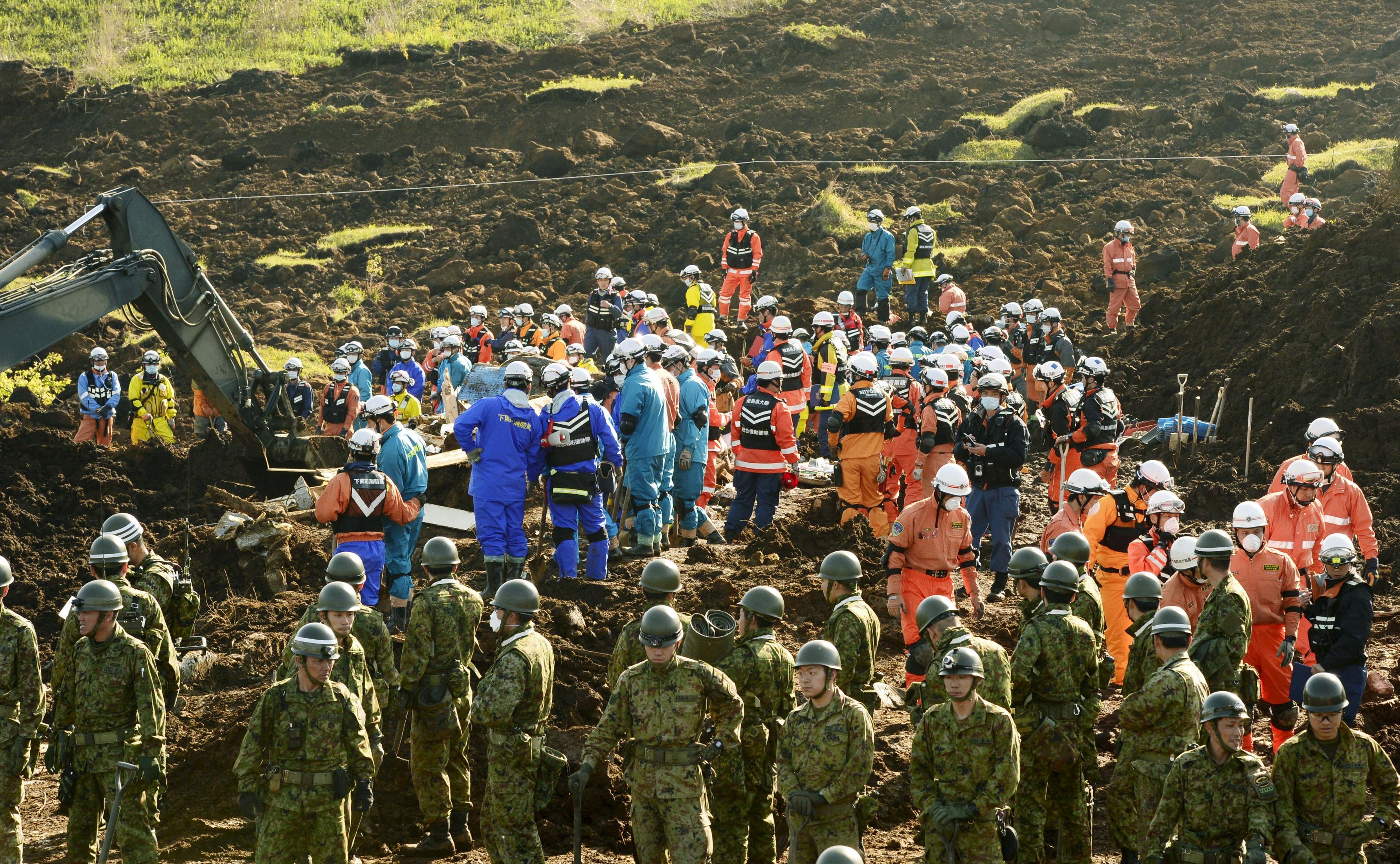 Japan Earthquake Death Toll Rises As Body Found Amid Aftershocks Cbs News 