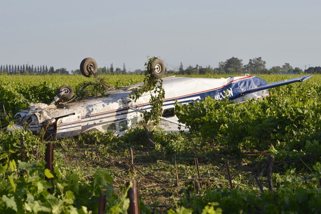 Skydiving plane crash in California caught on camera CBS News