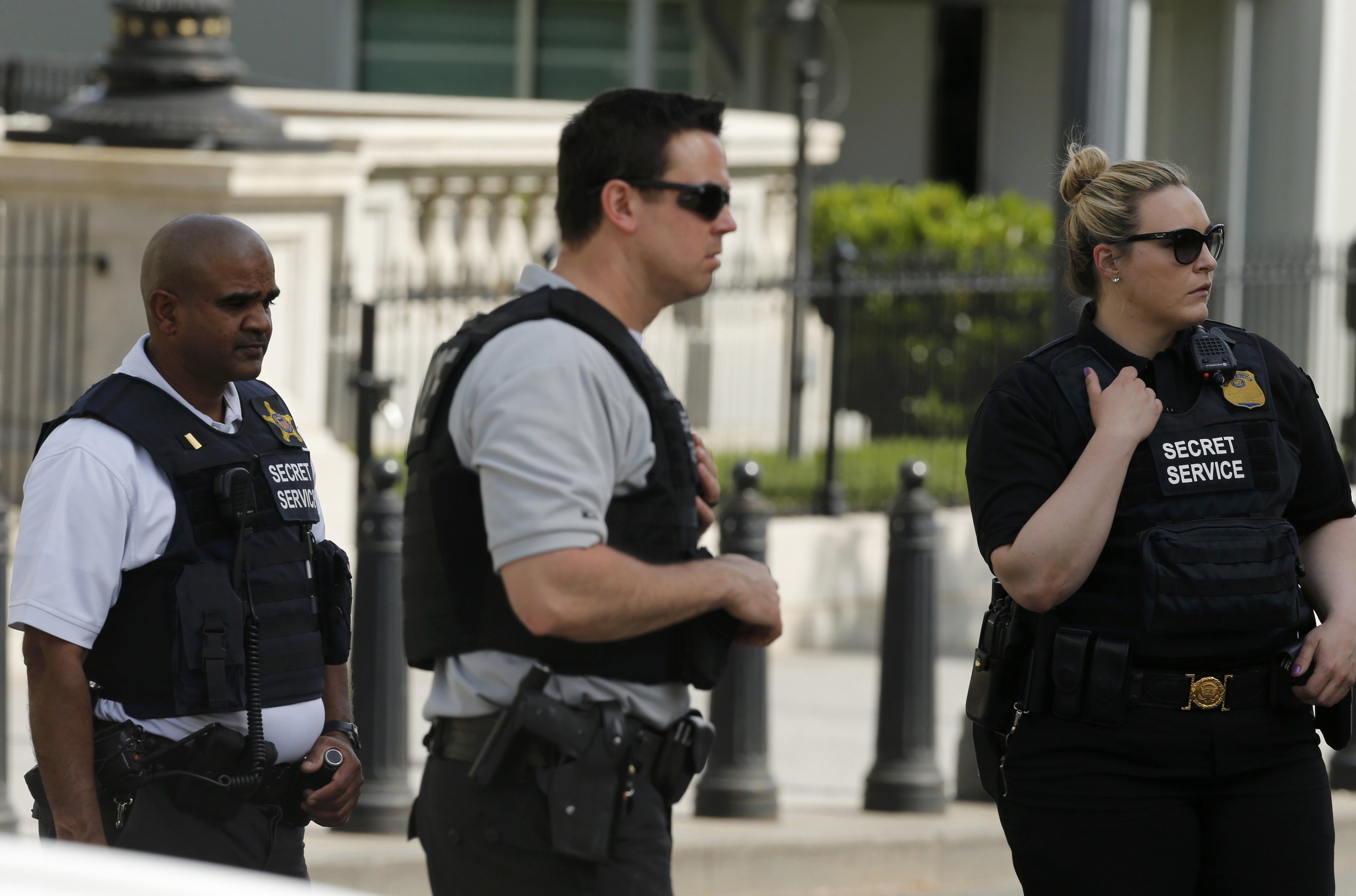U.S. Secret Service shoots armed man near White House - CBS News