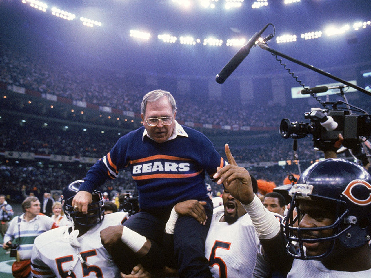 Buddy Ryan, exNFL coach and dad of Rex and Rob, dead at 82 CBS News