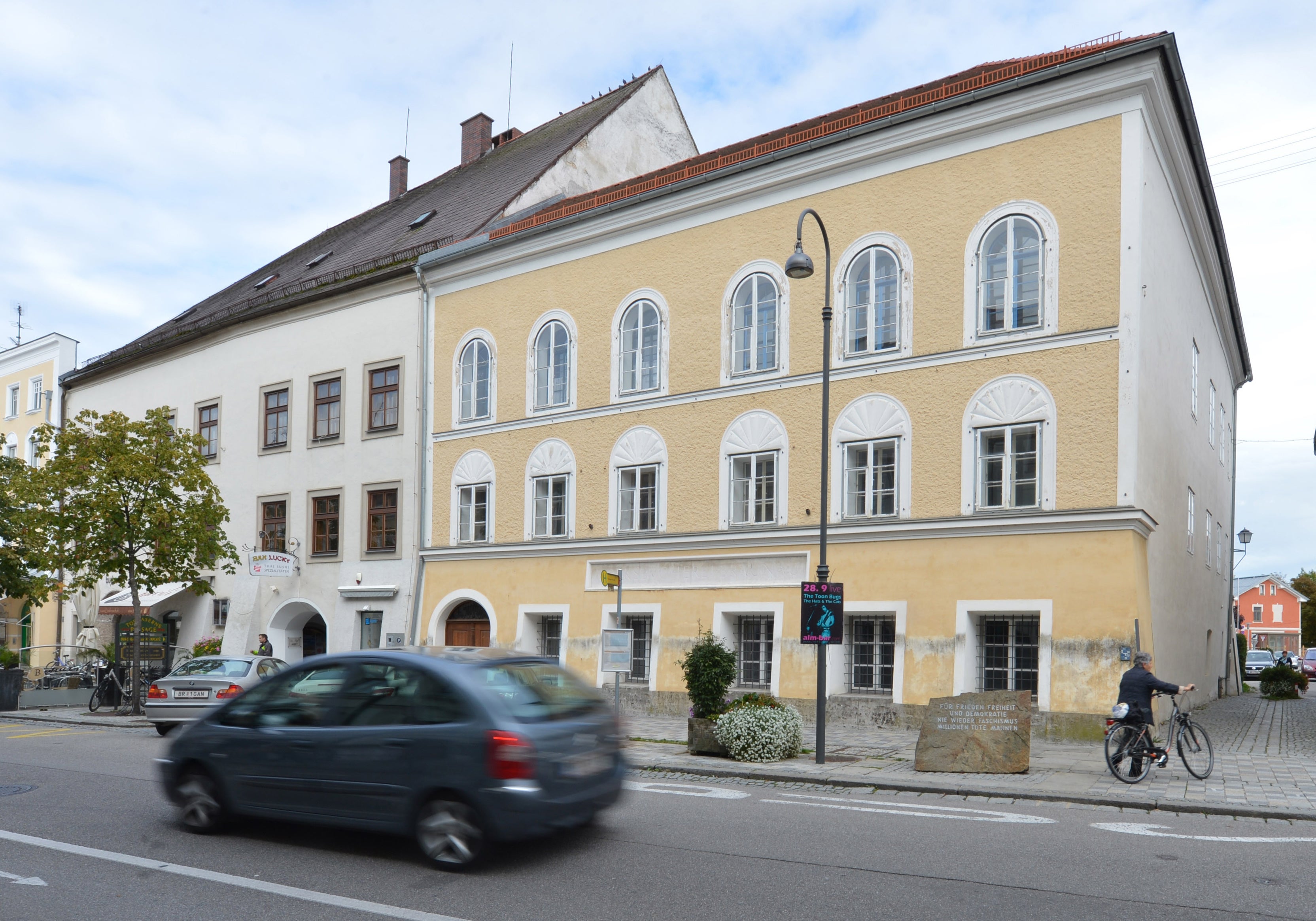 Austria Drafts Law To Seize Adolf Hitler Birth House So Nazi 