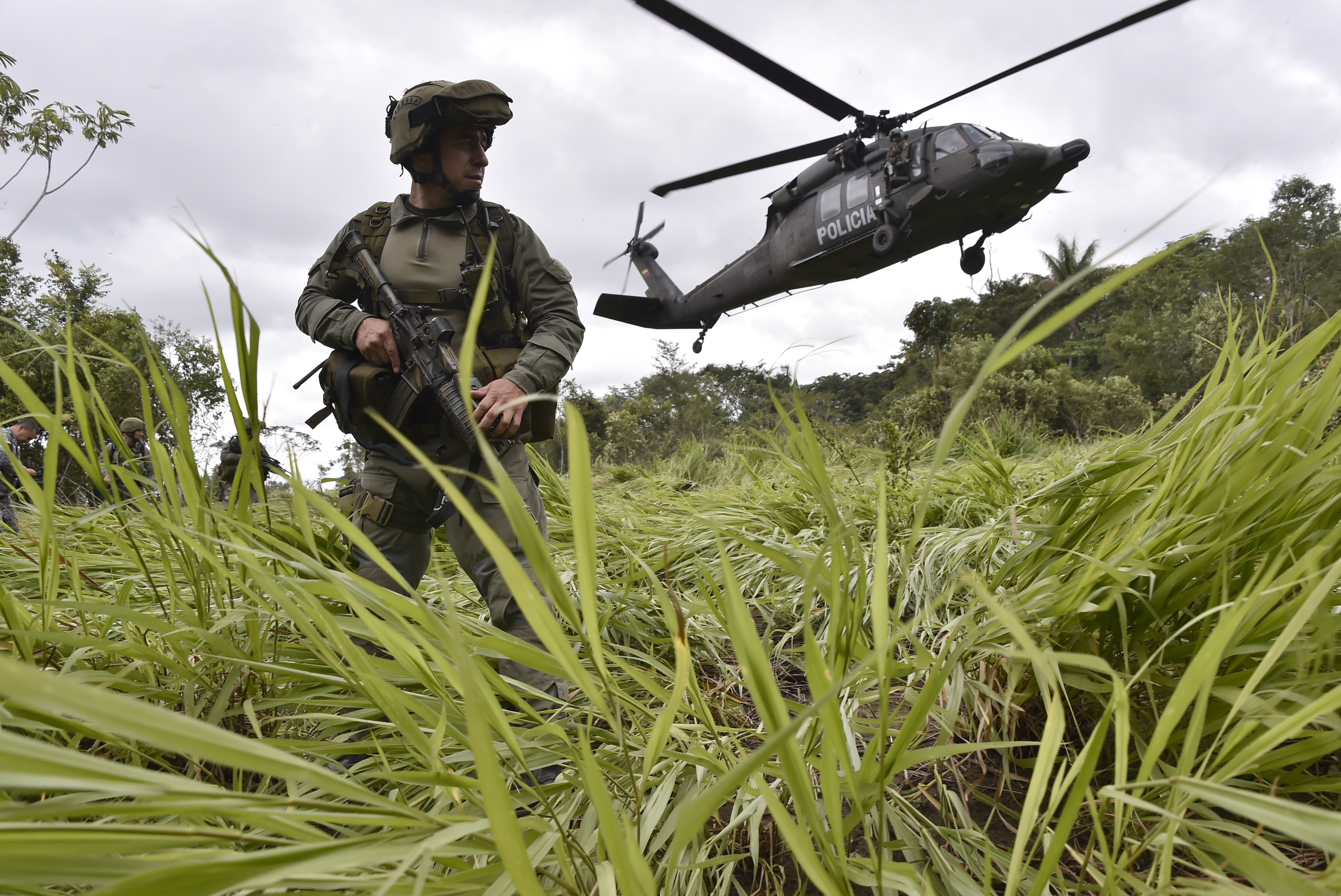 Donald Trump Threatens Colombia Cocaine Production Ally War Against Drugs Cbs News