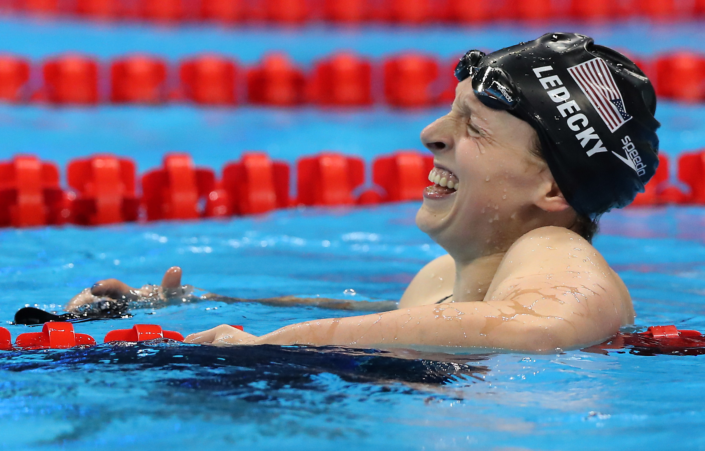 Katie Ledecky breaks world record, takes gold in 800meter freestyle