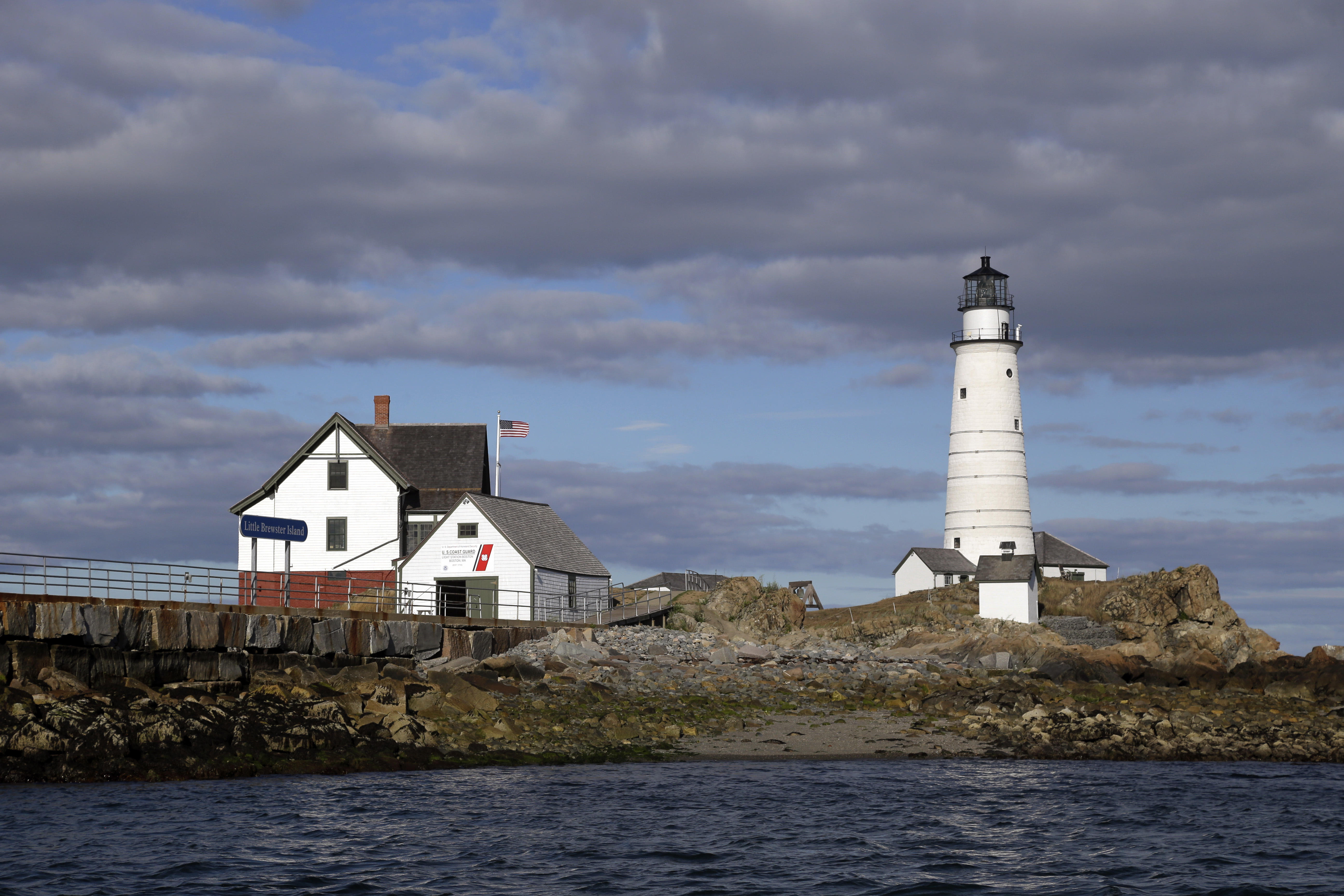 Boston Light, U.S.'s oldest lighthouse, honored on 300th anniversary - CBS News5184 x 3456