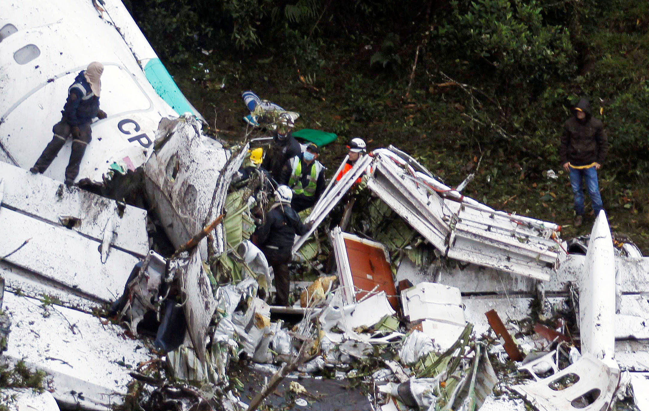 Colombia Probe Finds Cause For Crash That Killed Brazilian Soccer Team ...