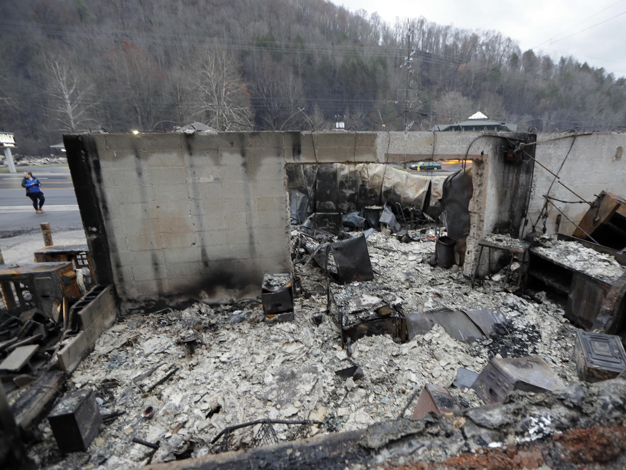 Death toll from Tenn. wildfires rises to 14 CBS News