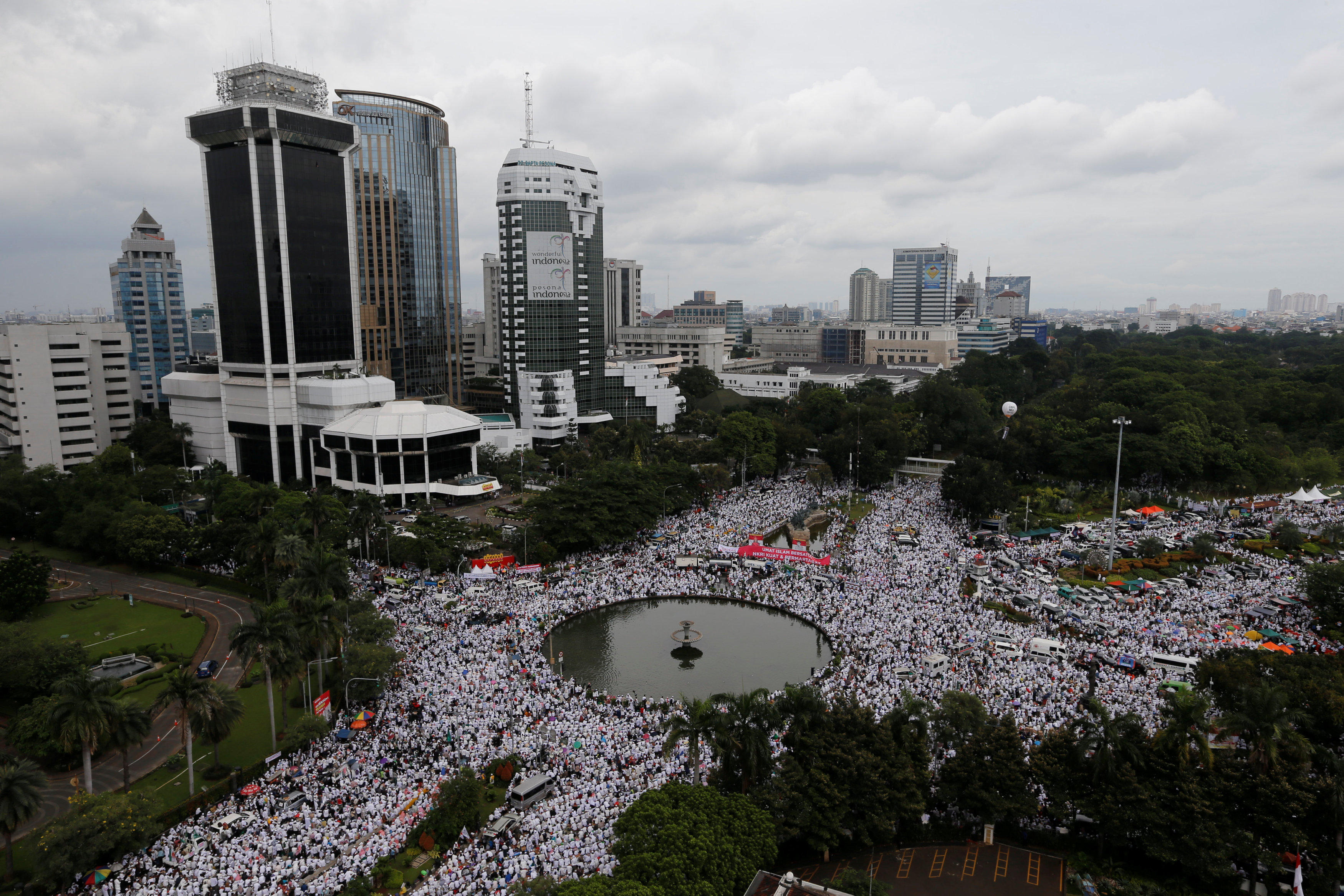  Indonesia  blasphemy protest swells to crowd of 200 000 