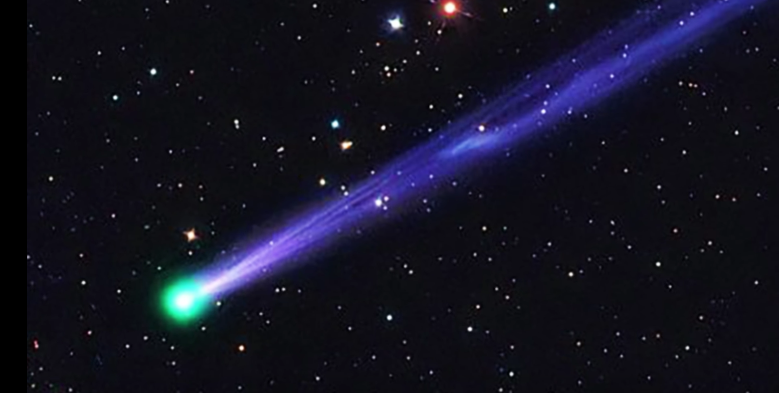 Comet 45p - eclipse, comet, full moon share Friday night's sky - CBS News