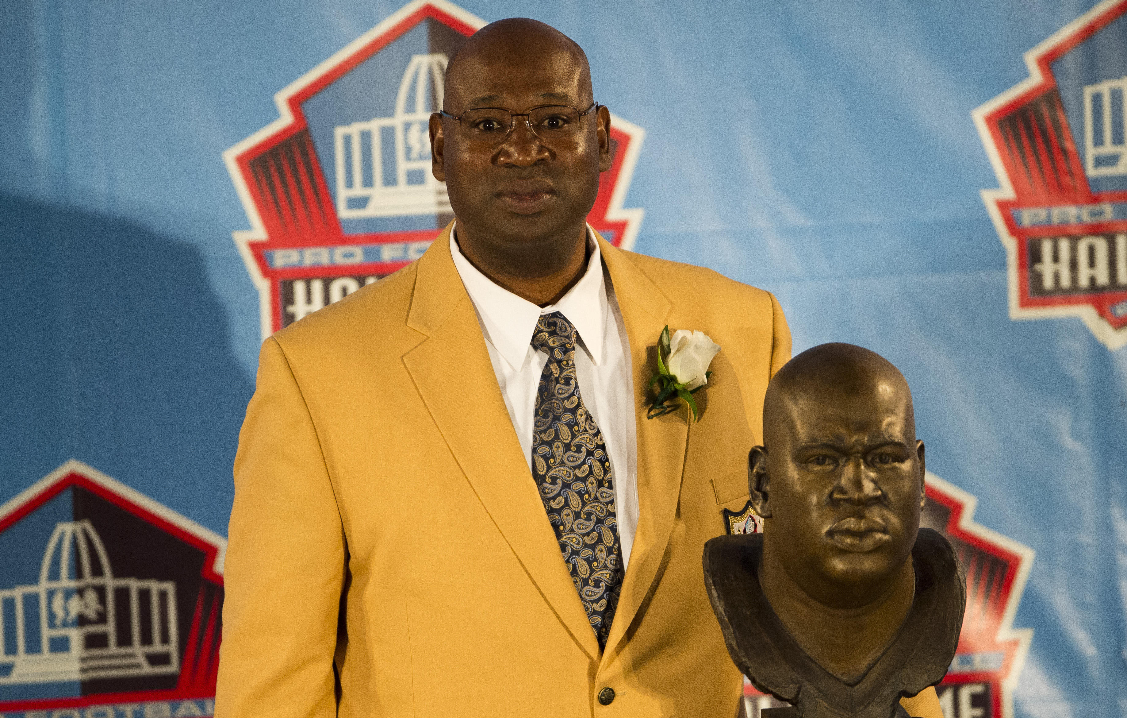 Cortez Kennedy Nfl Hall Of Famer Dead At 48 Cbs News