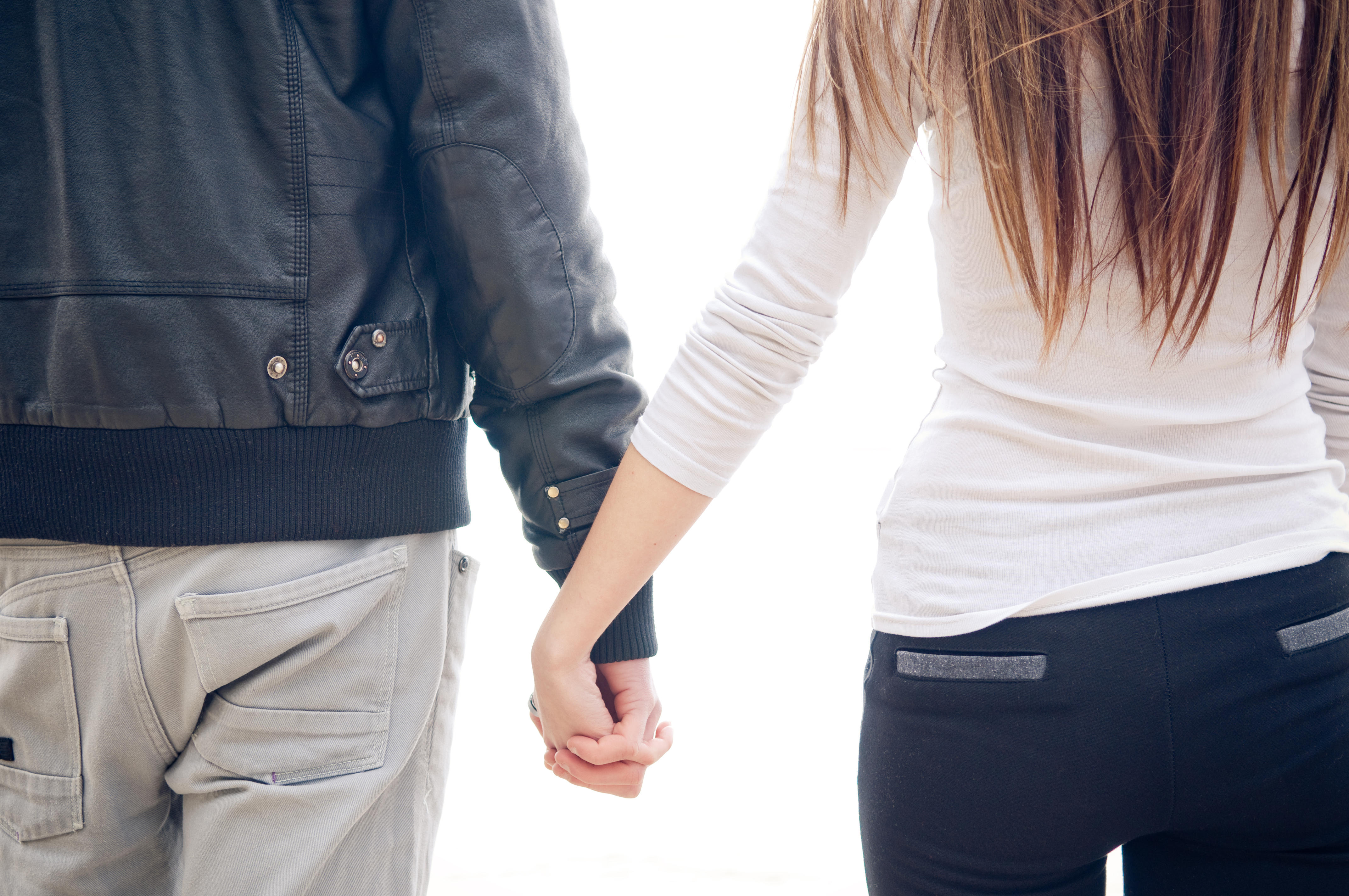 How to guide teen girls through love, relationships