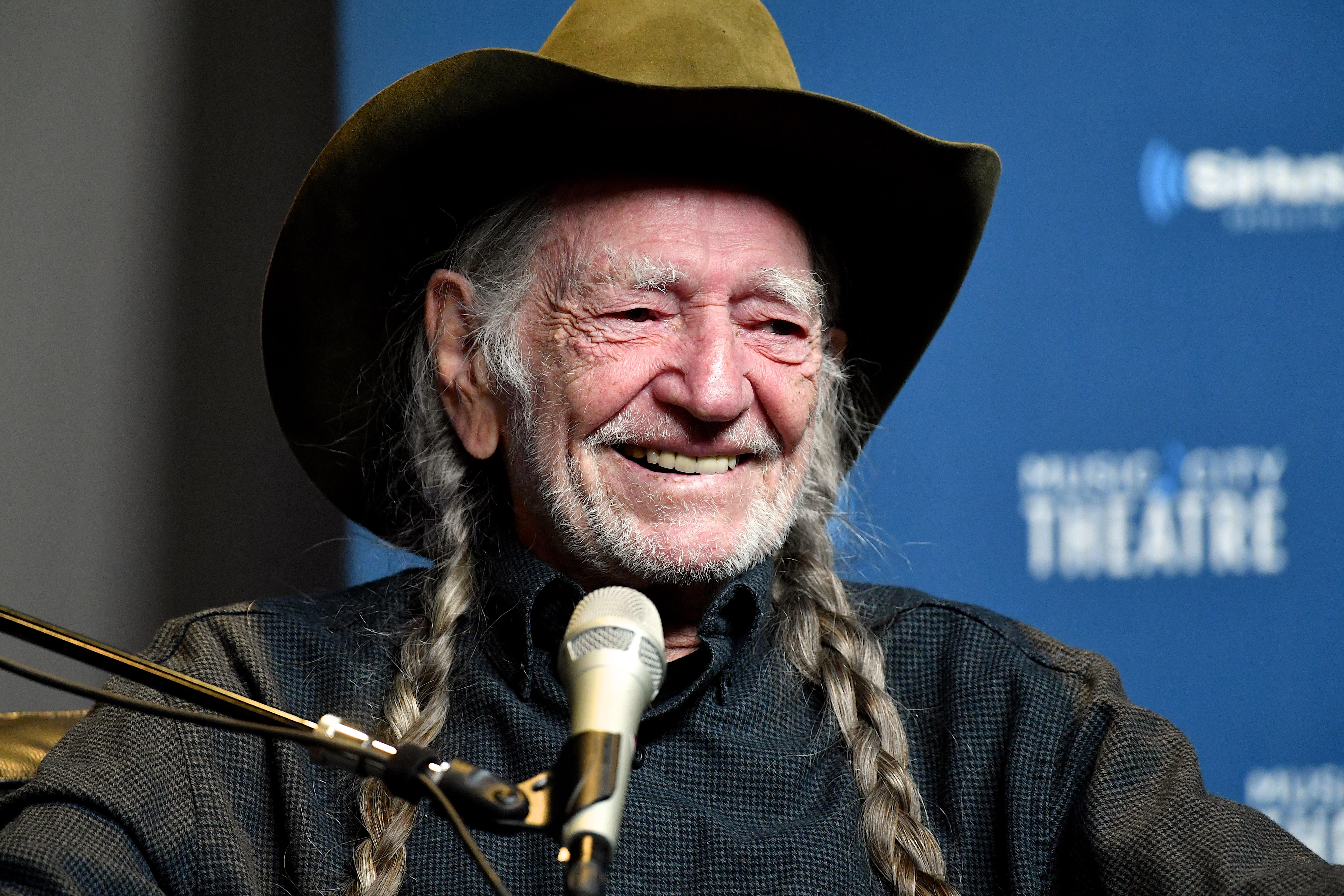 Willie Nelson says he cut Utah show short because of altitude - CBS News