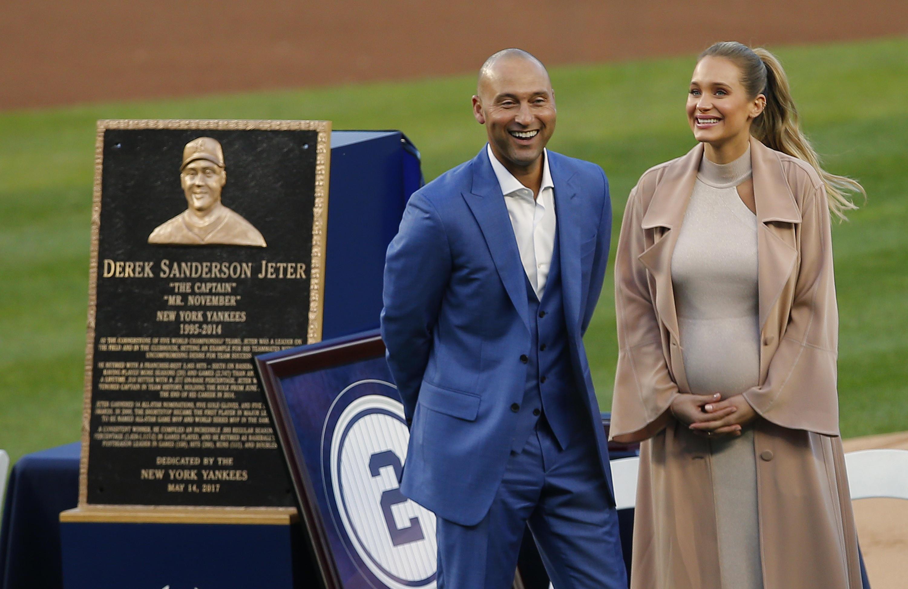 Hannah and Derek Jeter welcome baby girl, their first child - CBS News