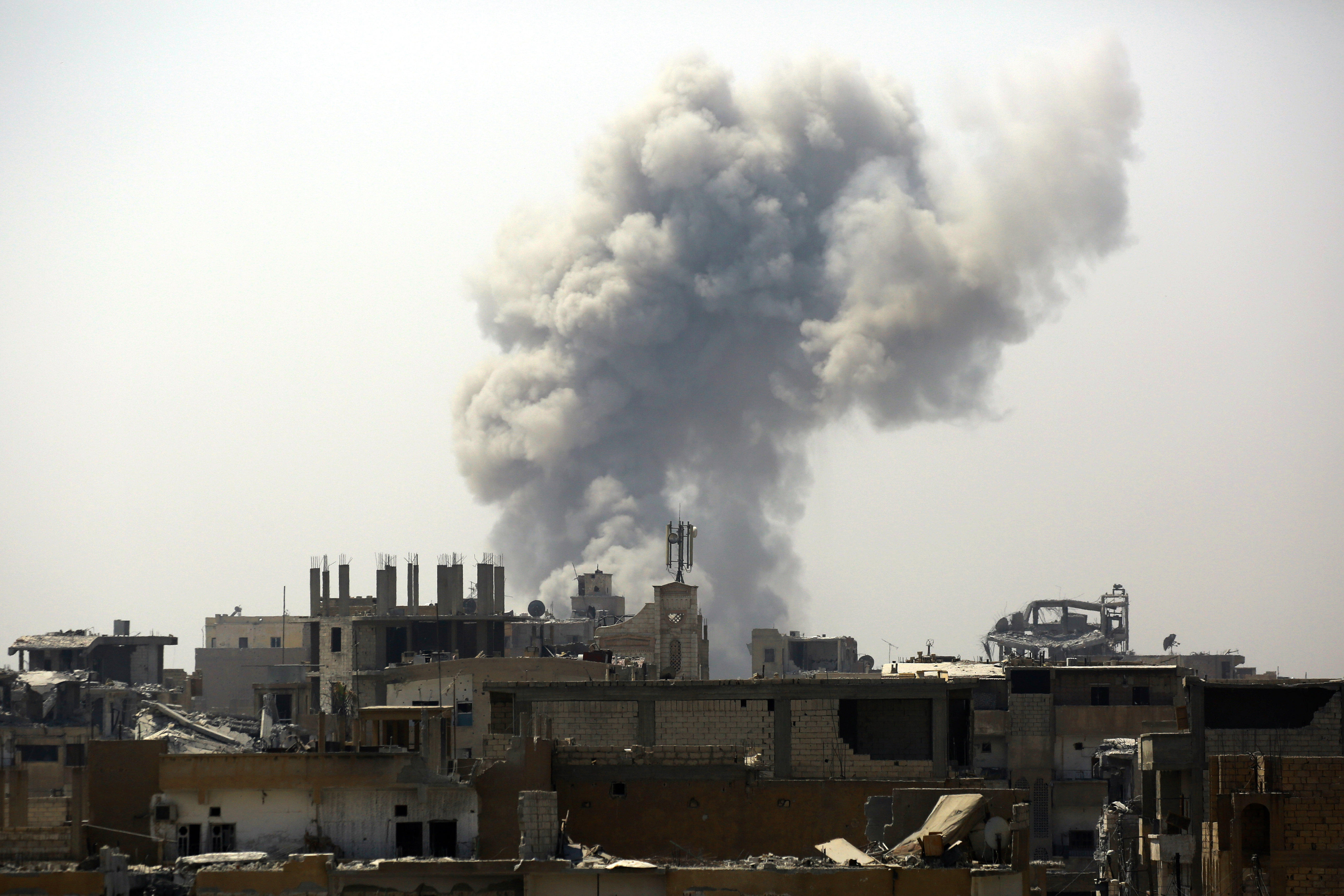 syria-raqqa-airstrike-831885930.jpg