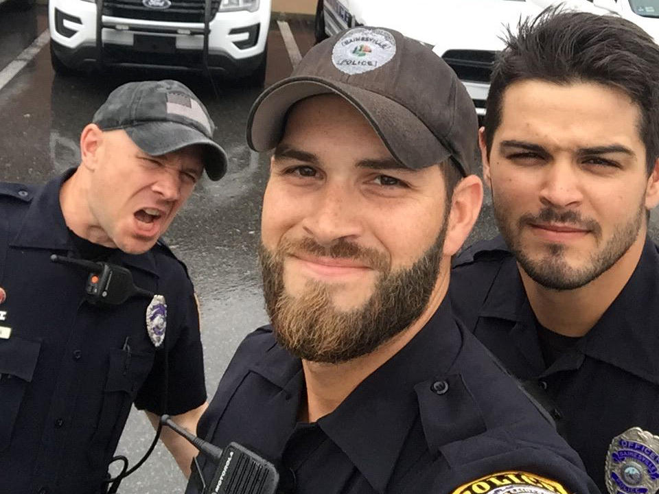 Viral photo of Florida "hot cops" leads to calendar fundraiser for Irma