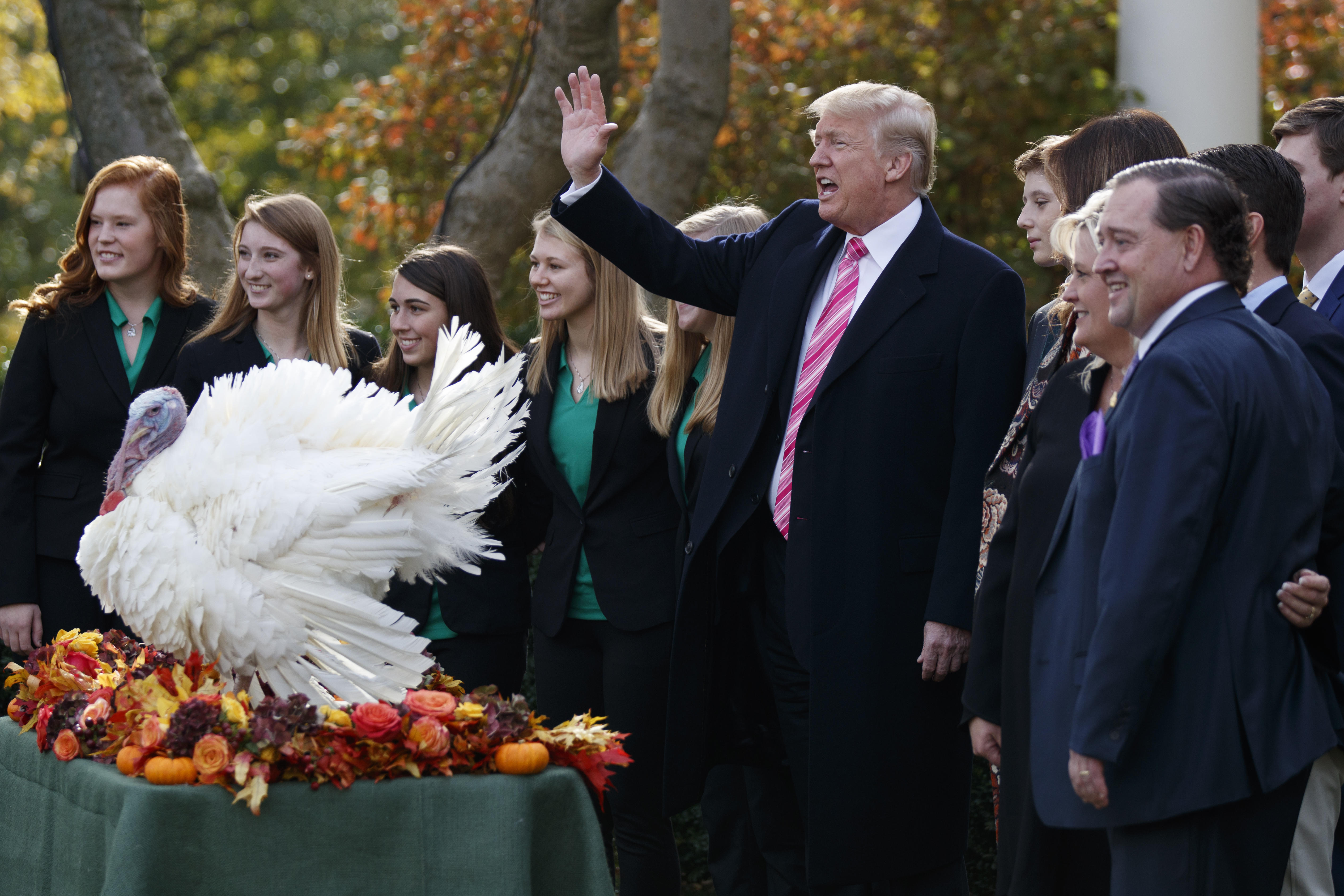 Trump pardons Thanksgiving turkey CBS News