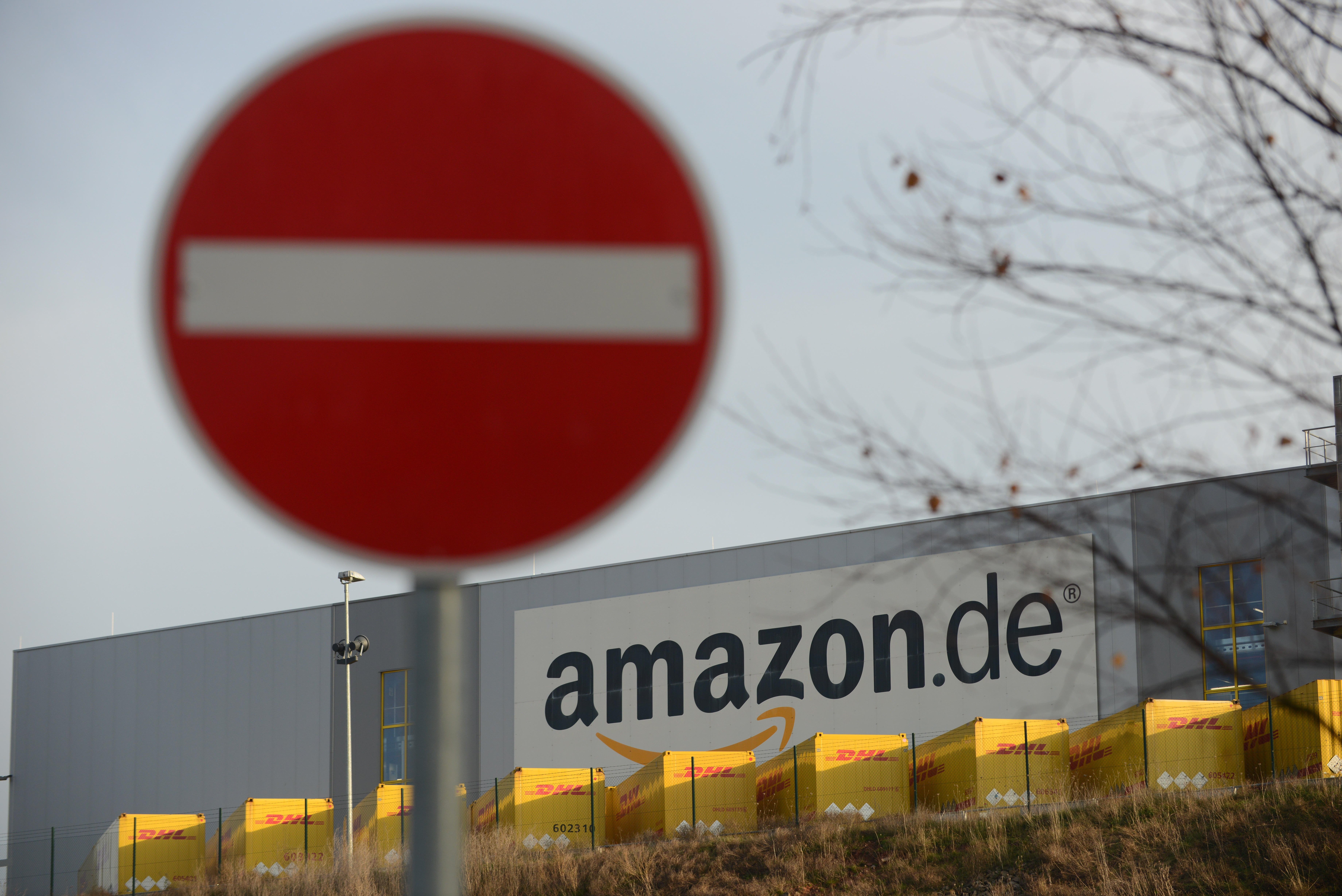Amazon Workers Stage Black Friday Protests For Wage Hikes CBS News